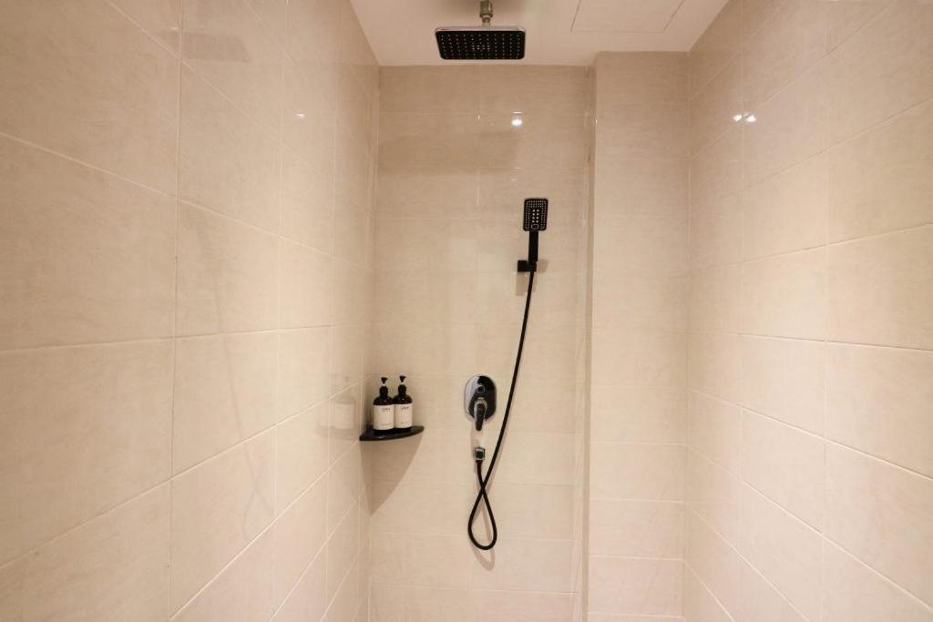 Executive Room - Photo 2