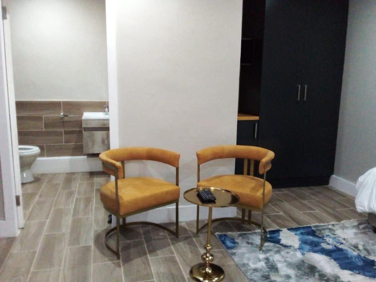 Comfort Family Room - Photo 1