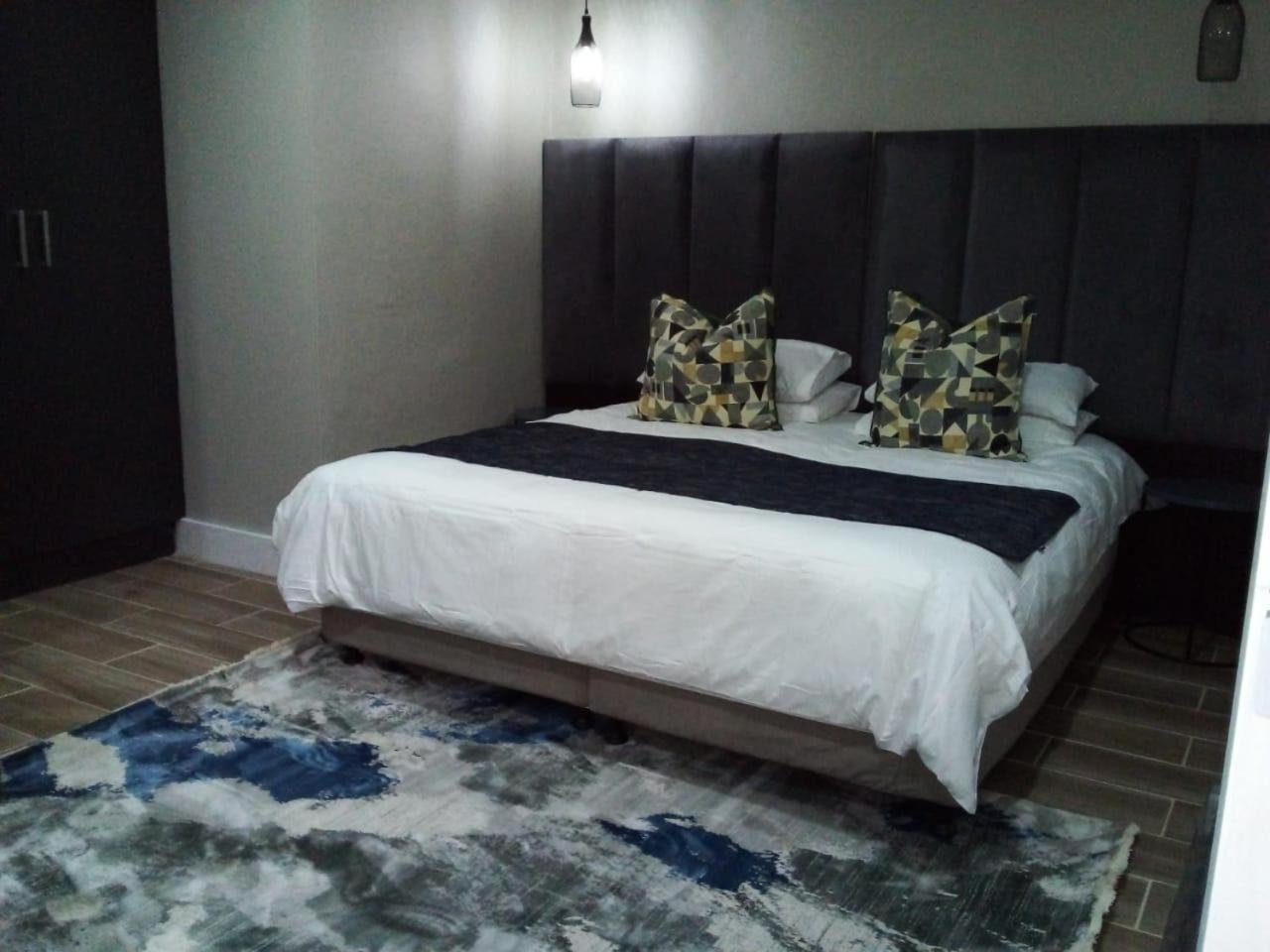 Comfort Family Room - Photo 3
