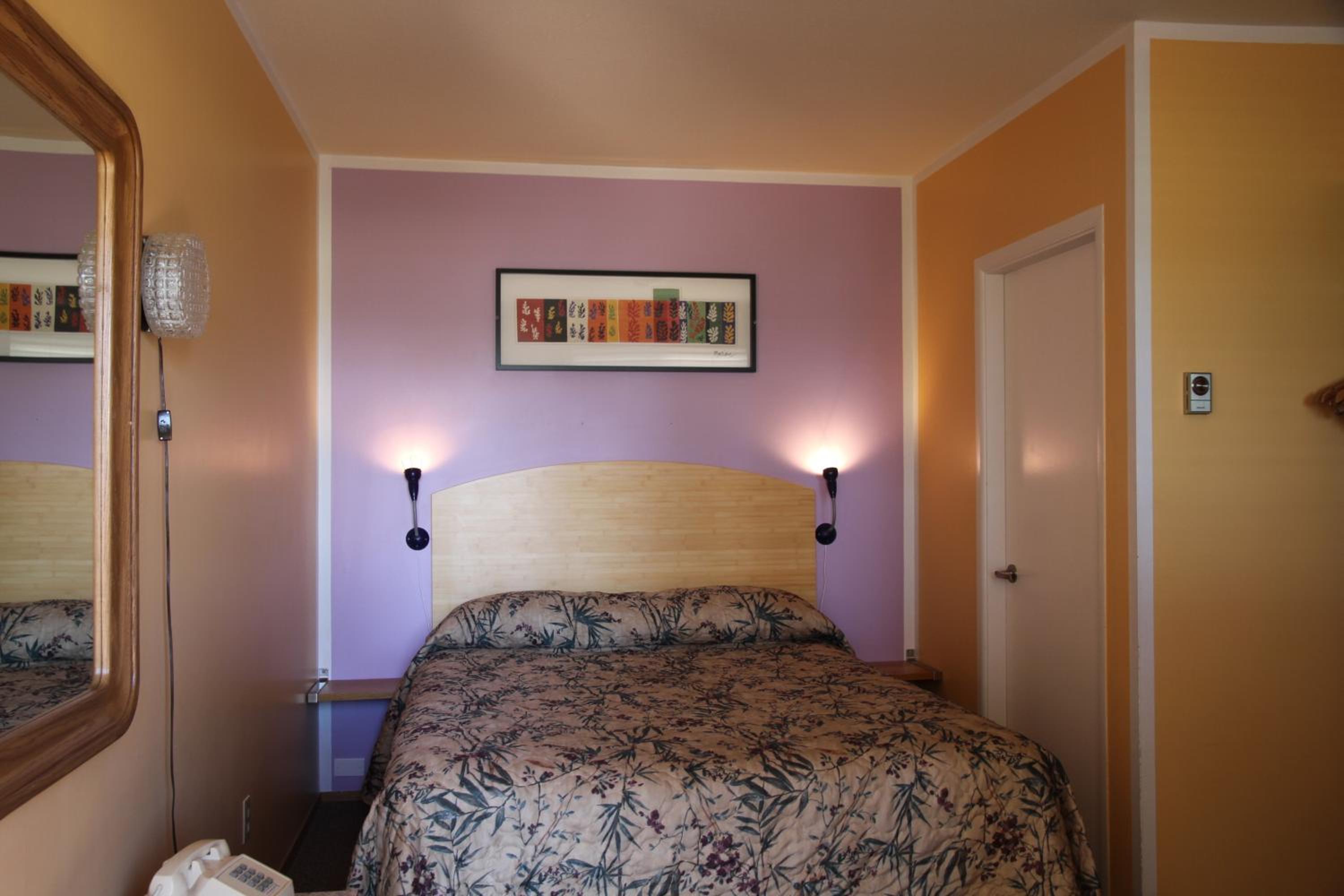 Standard Queen Room photo 1