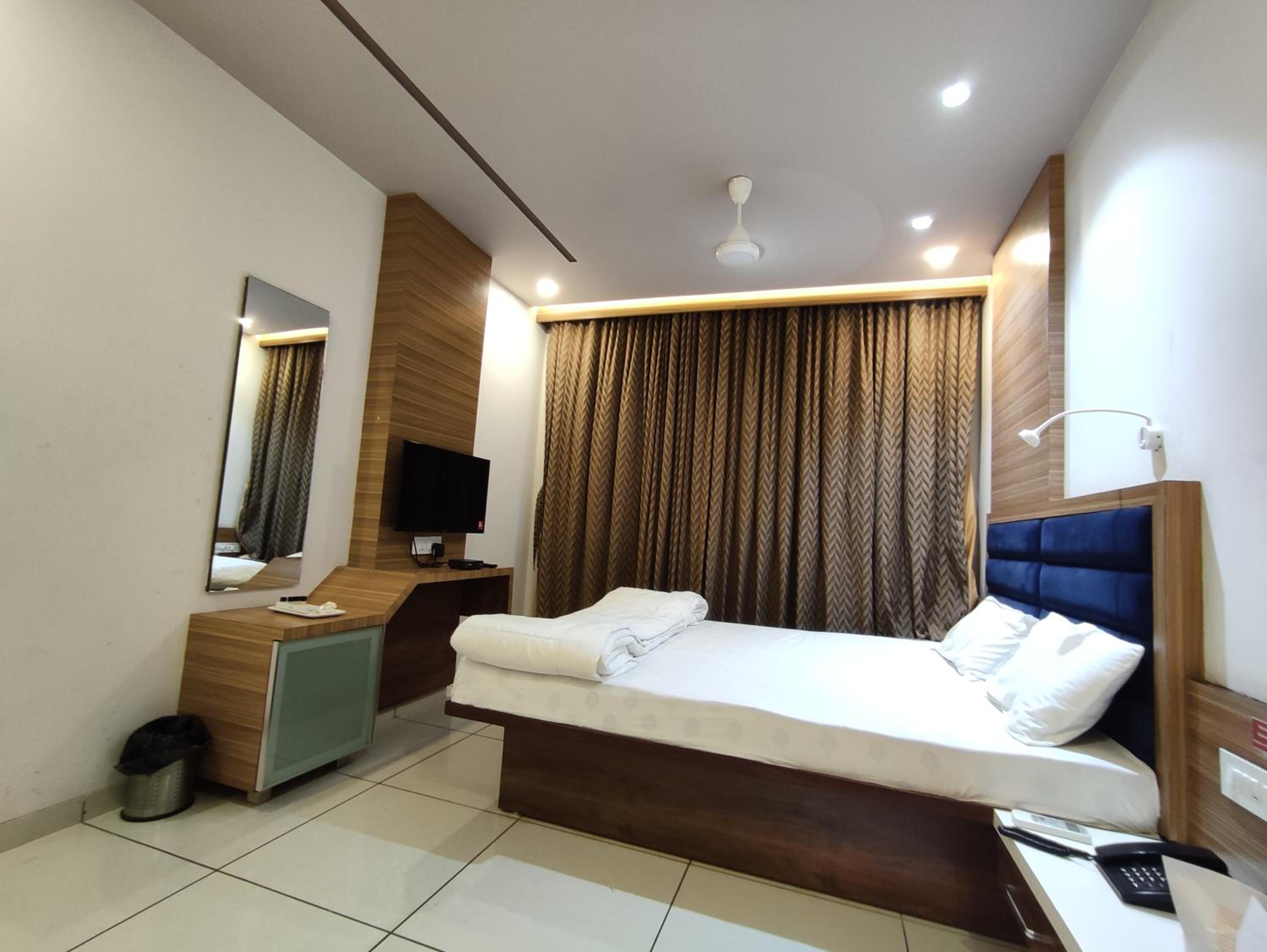 Deluxe Double or Twin Room