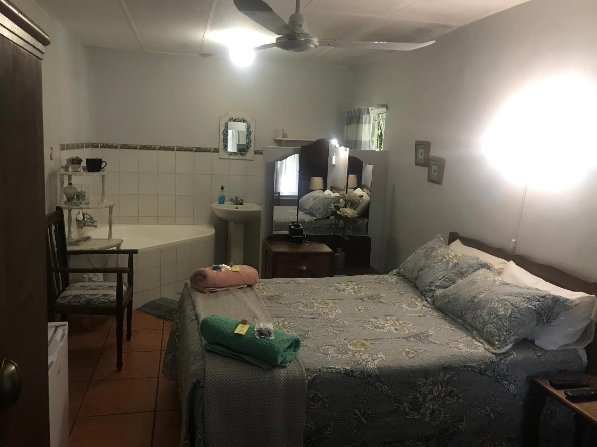 Standard Double Room - Photo 6