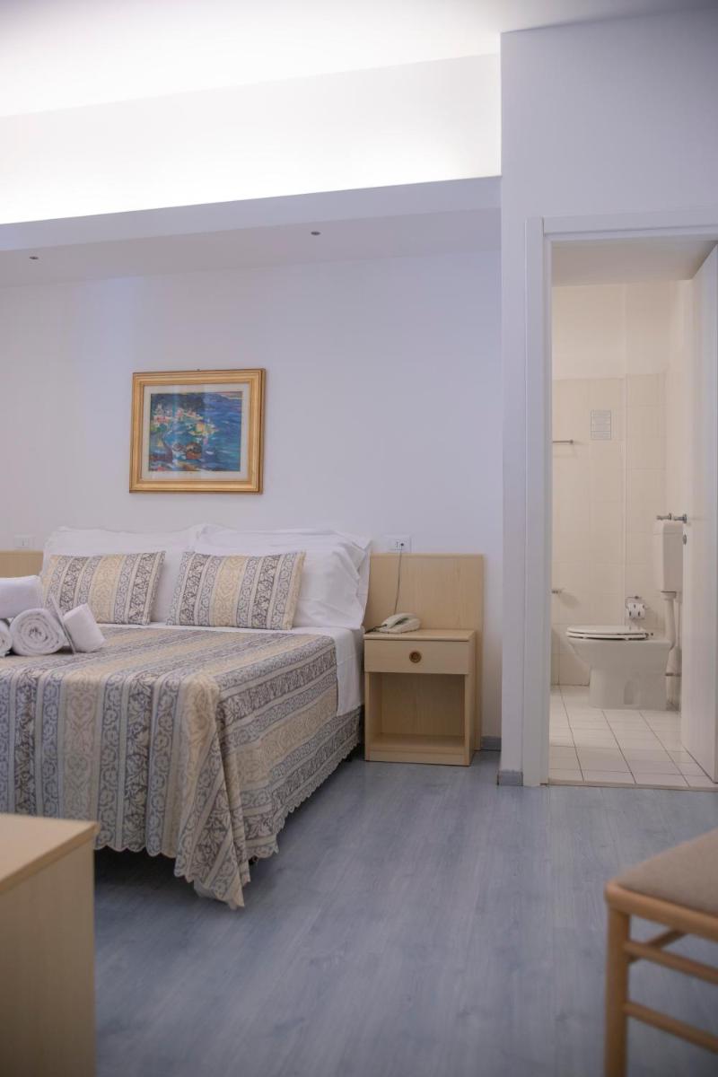 Standard Double Room photo 1