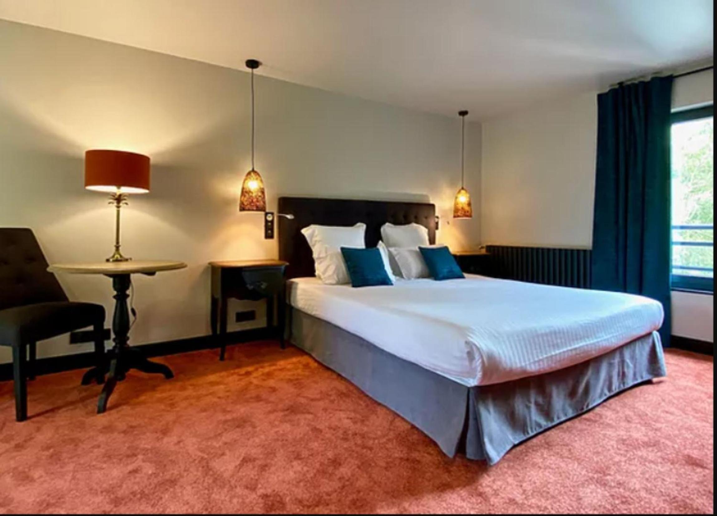 Deluxe Double Room with Bath - Photo 1