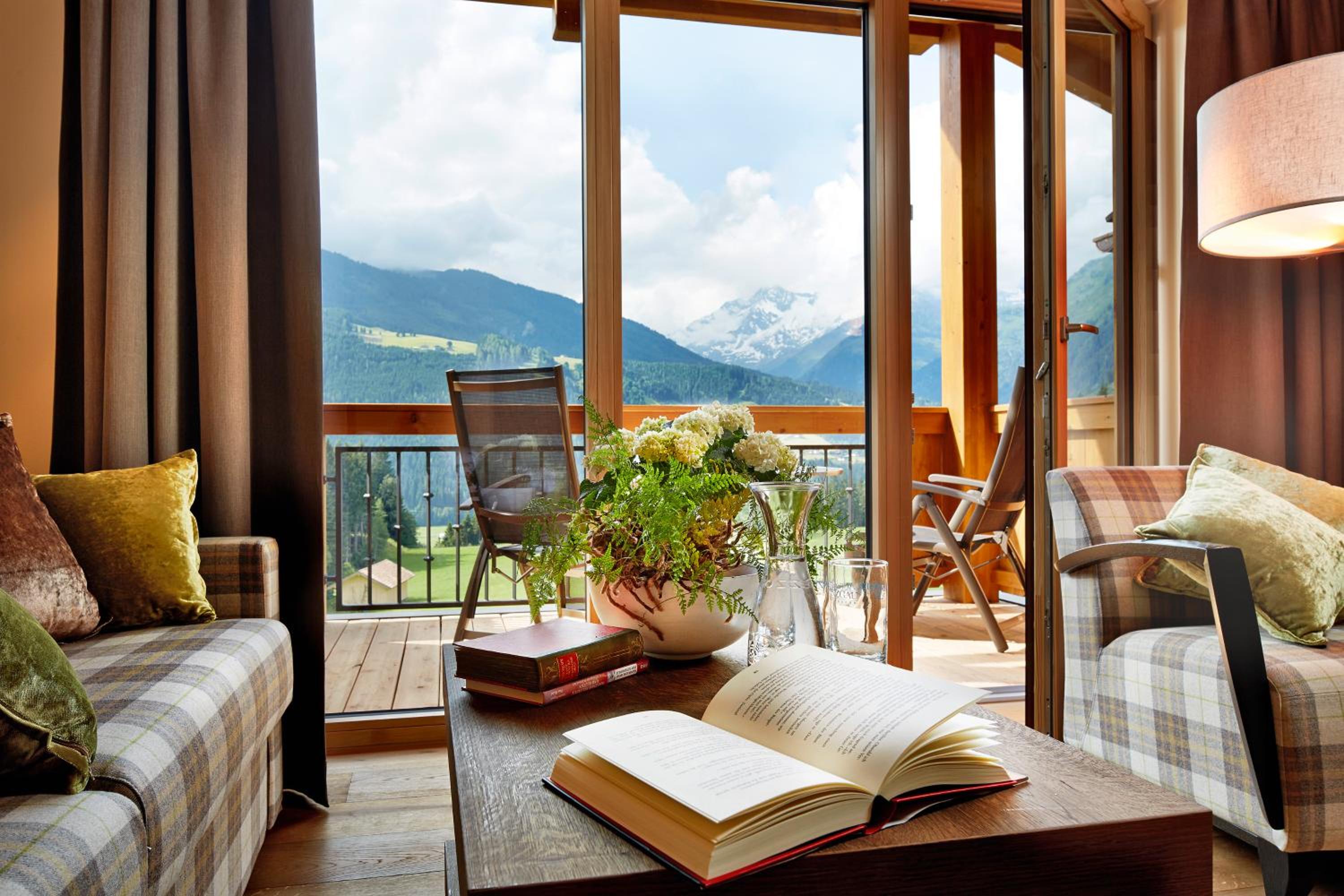 Junior Suite with Garden View - Photo 4