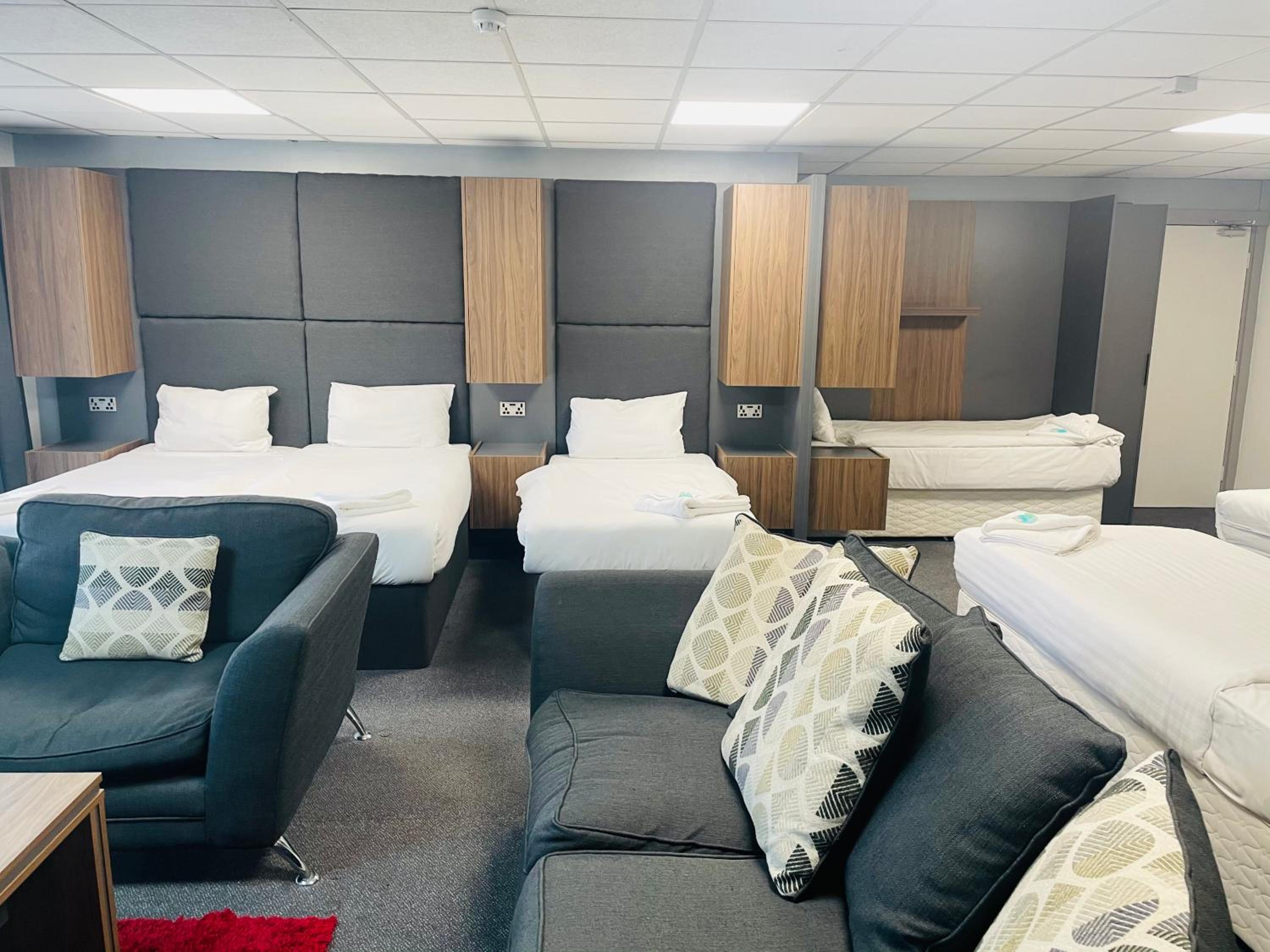 Family Executive Room (6 Adults)