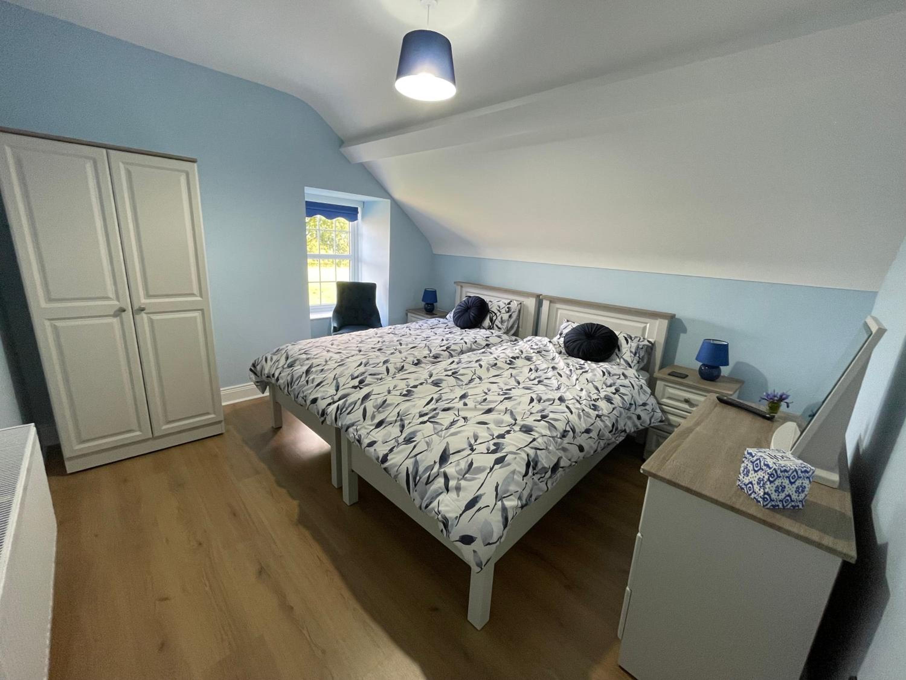 Four-Bedroom House photo 3