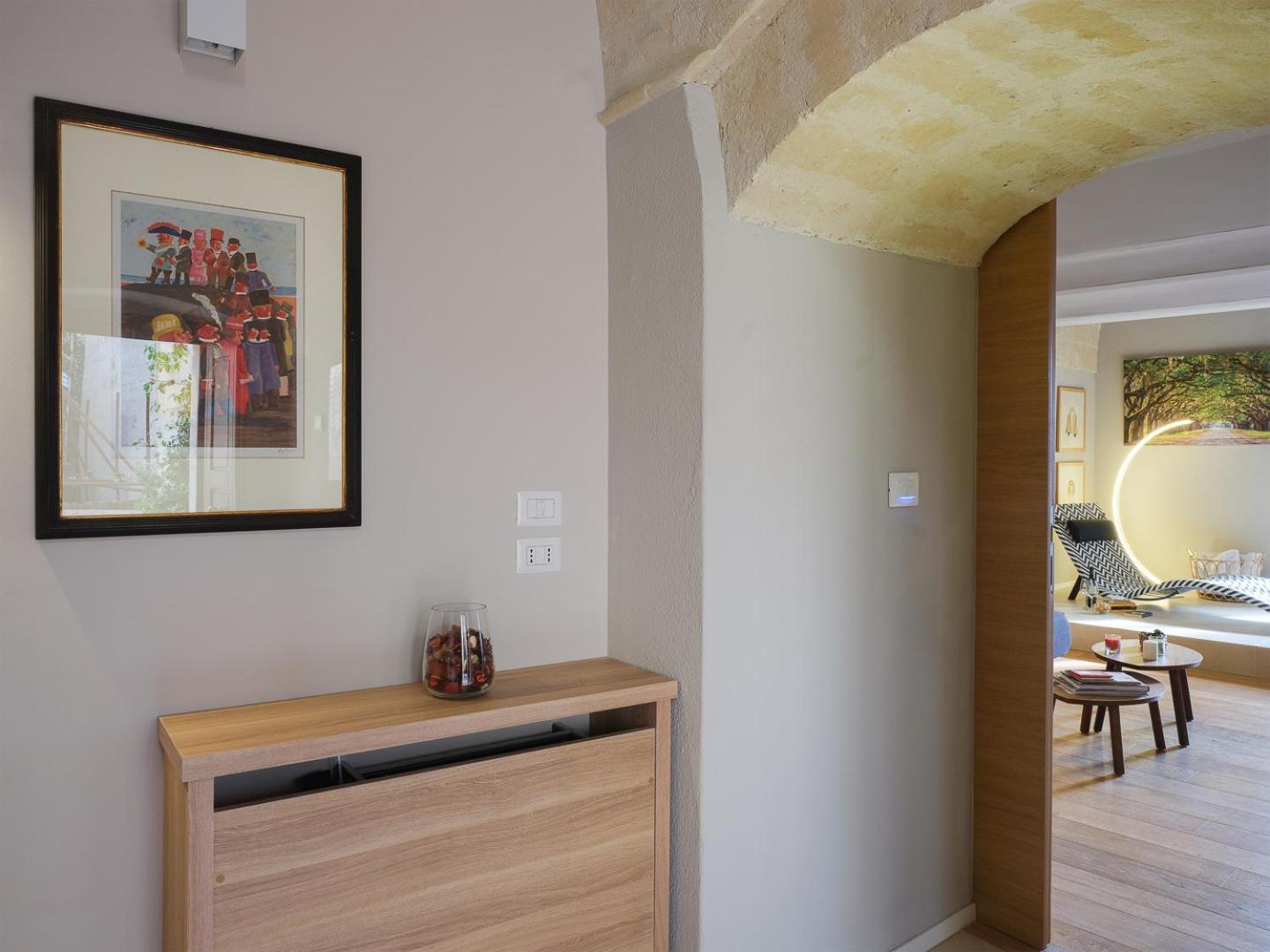 Suite with Balcony - Photo 9