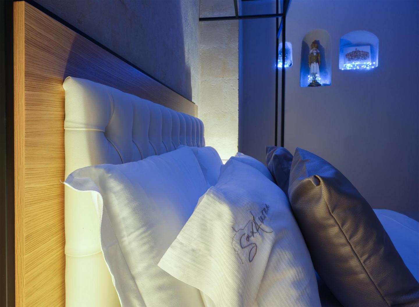 Suite - Photo 10