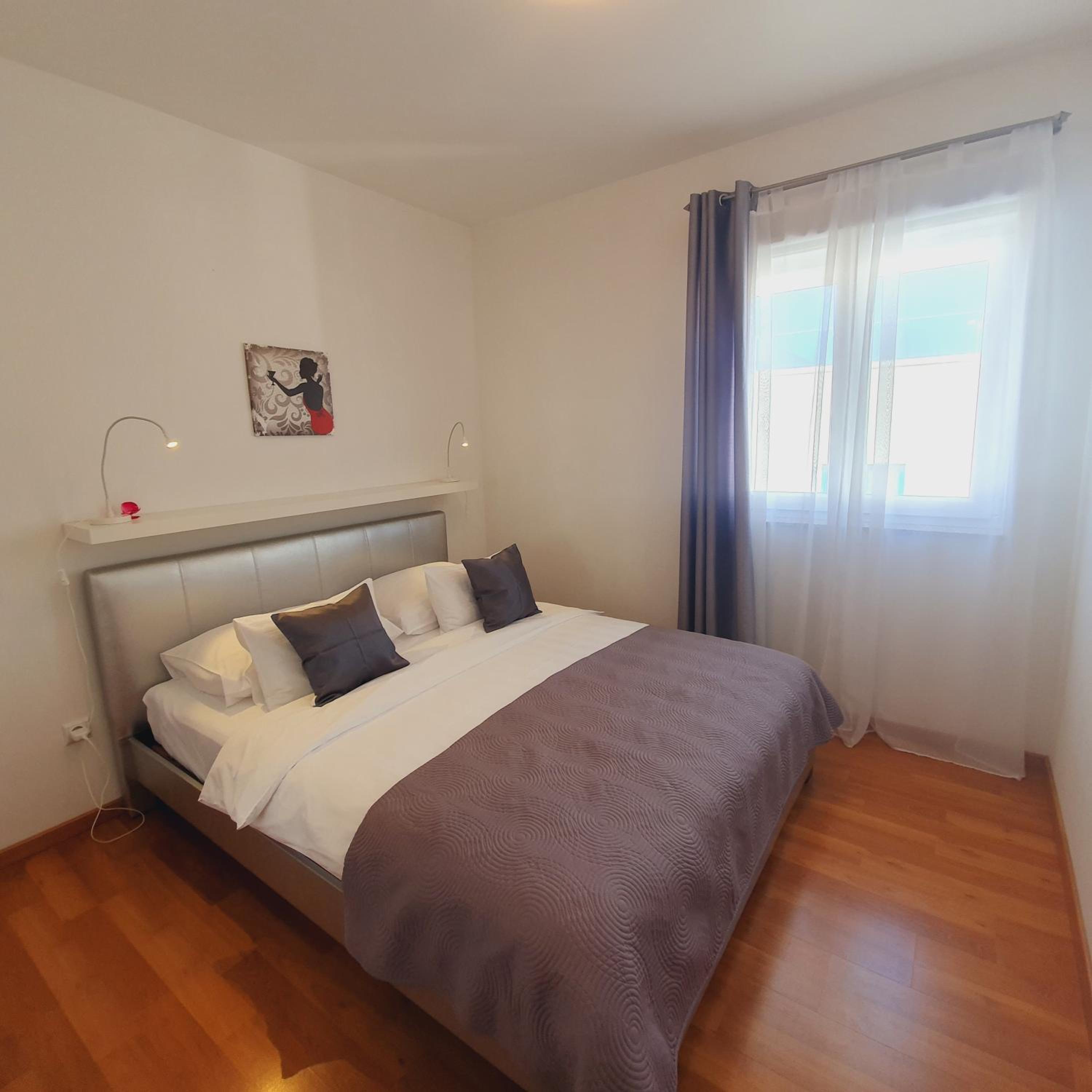 Two-Bedroom Apartment with Terrace and Sea View photo 3