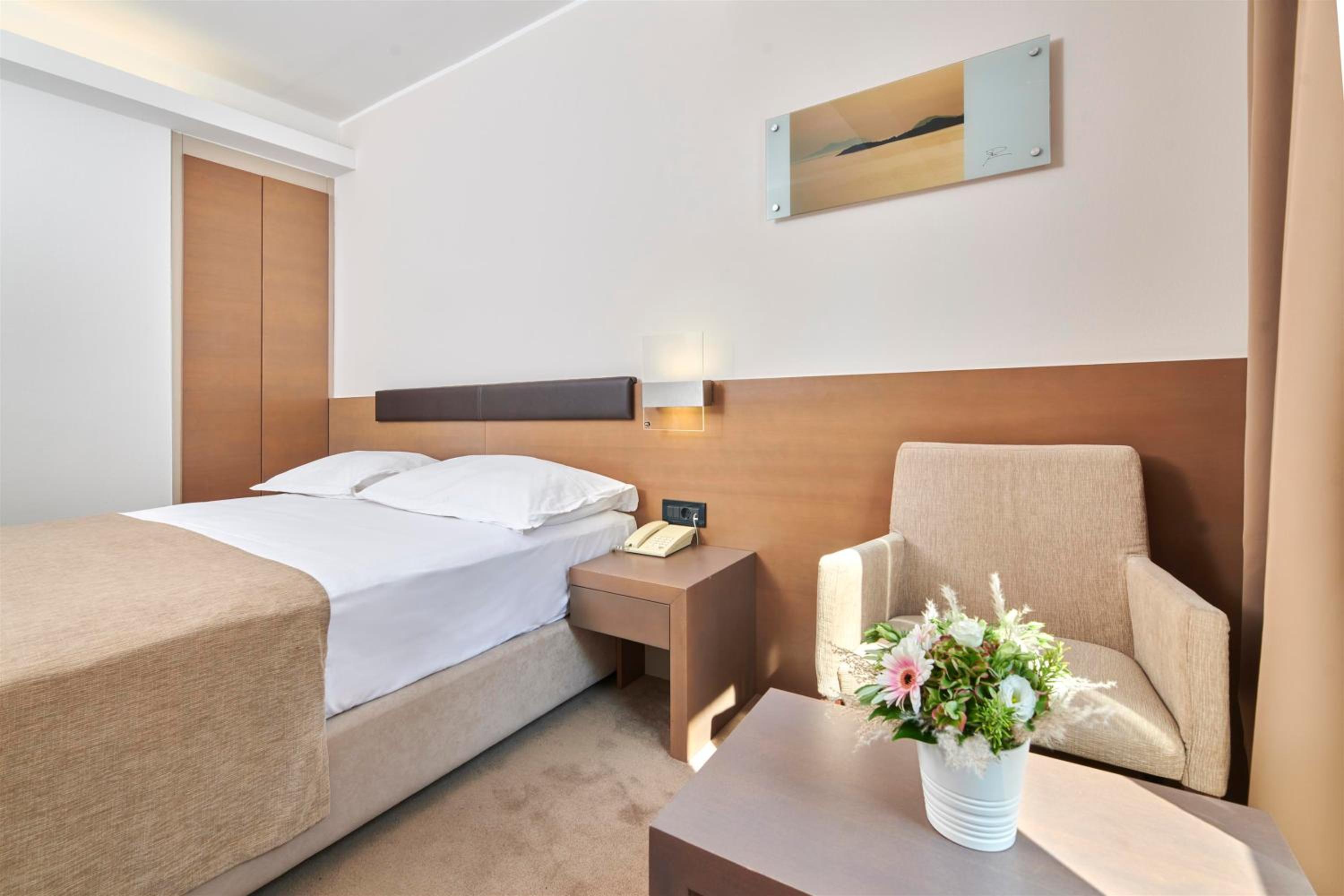 Economy Room With French Bed - Photo 1
