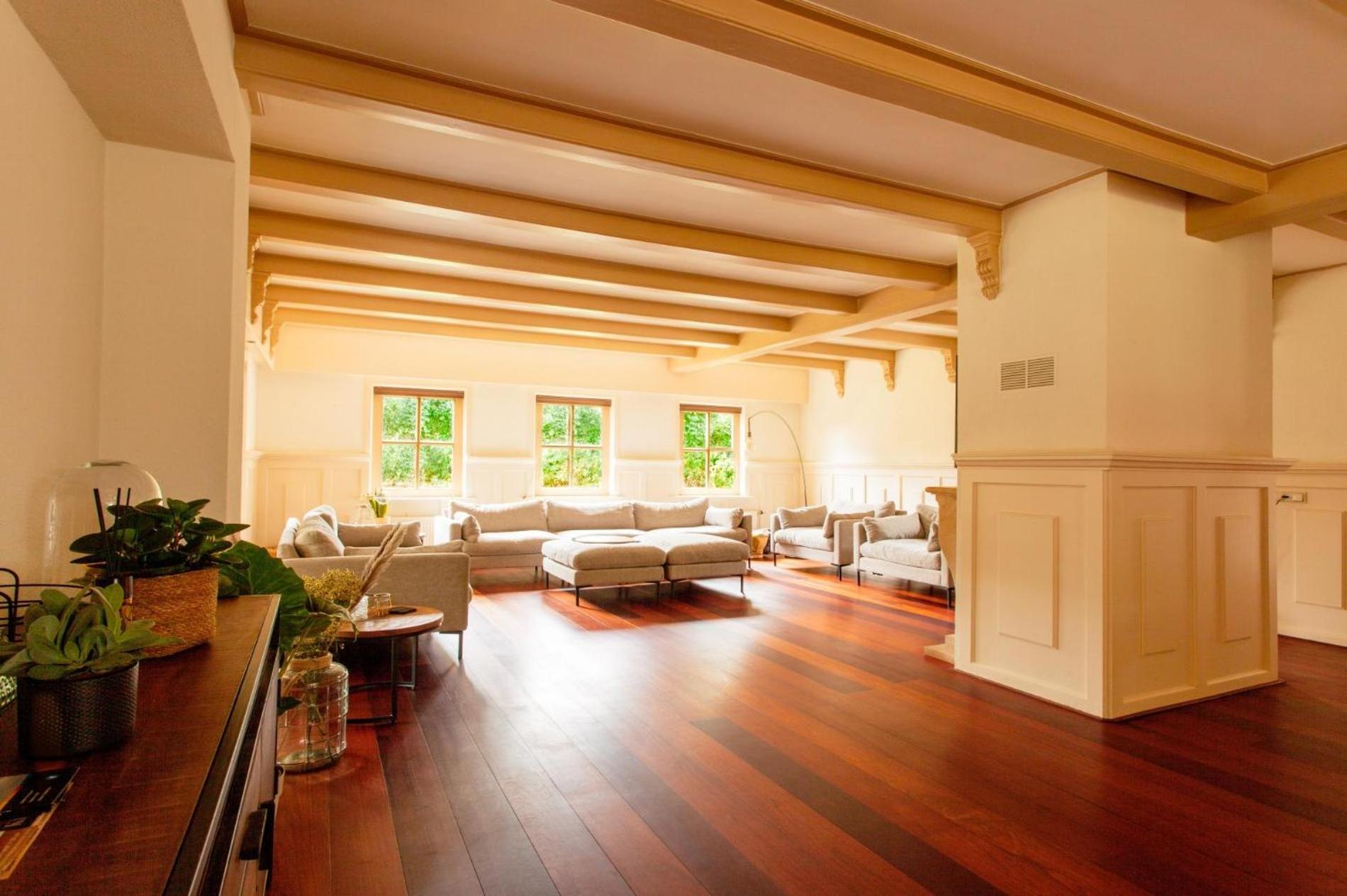 Villa photo 1