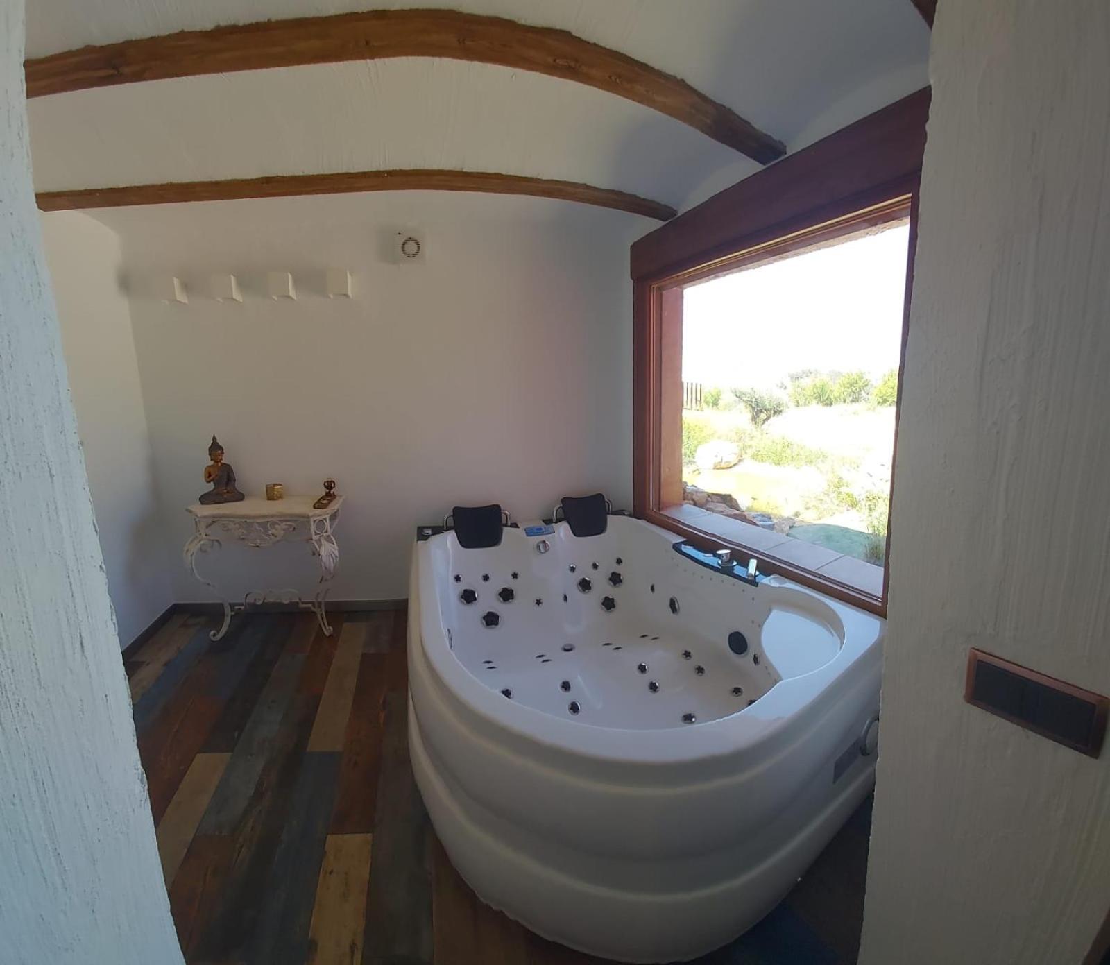 One-Bedroom House photo 2