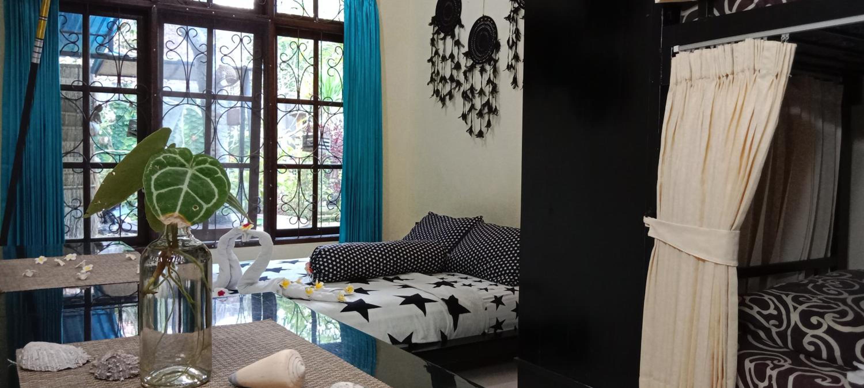 Family Room with Private Bathroom - Photo 20