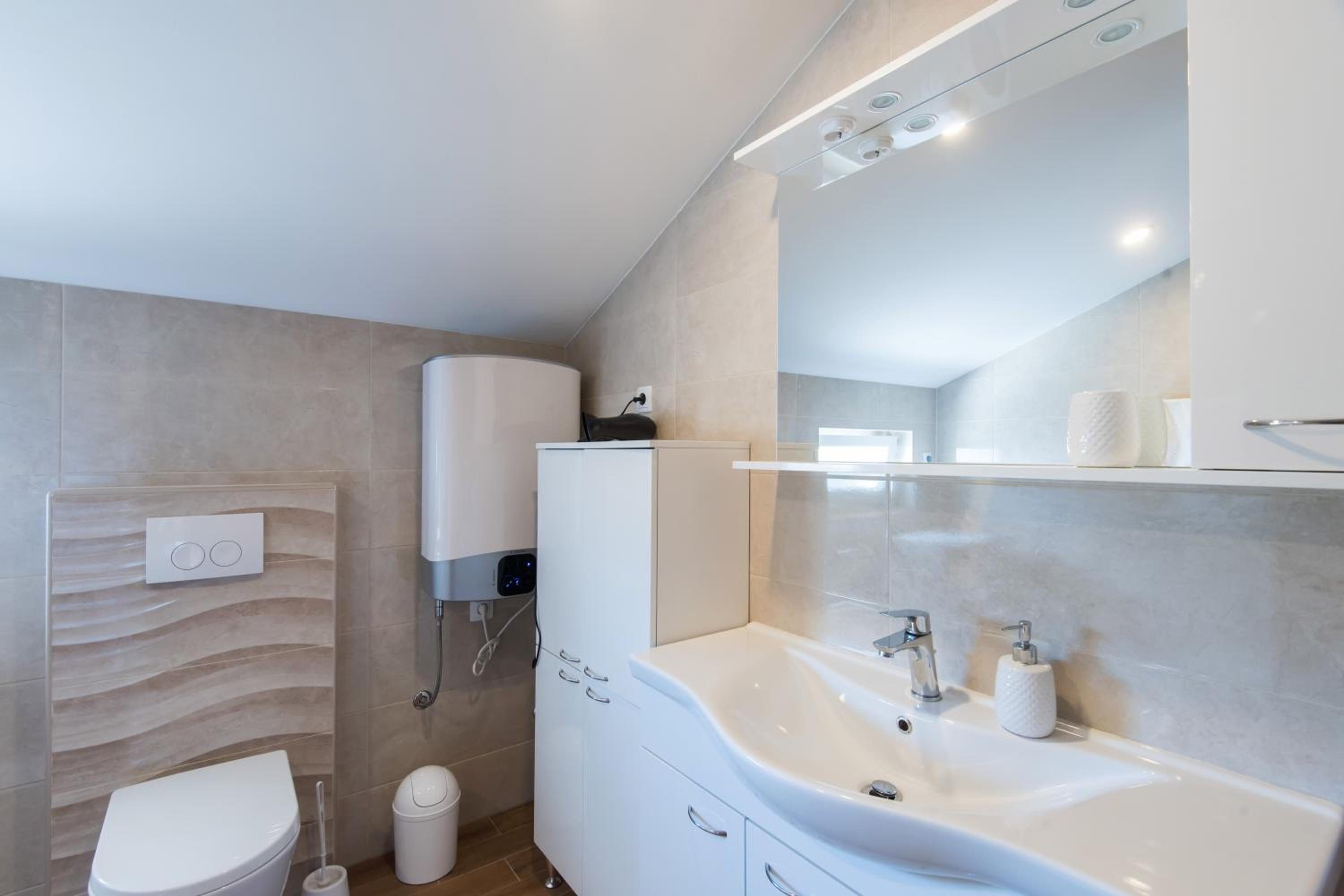Three Bedroom Apartment with Balcony and Sea View photo 2