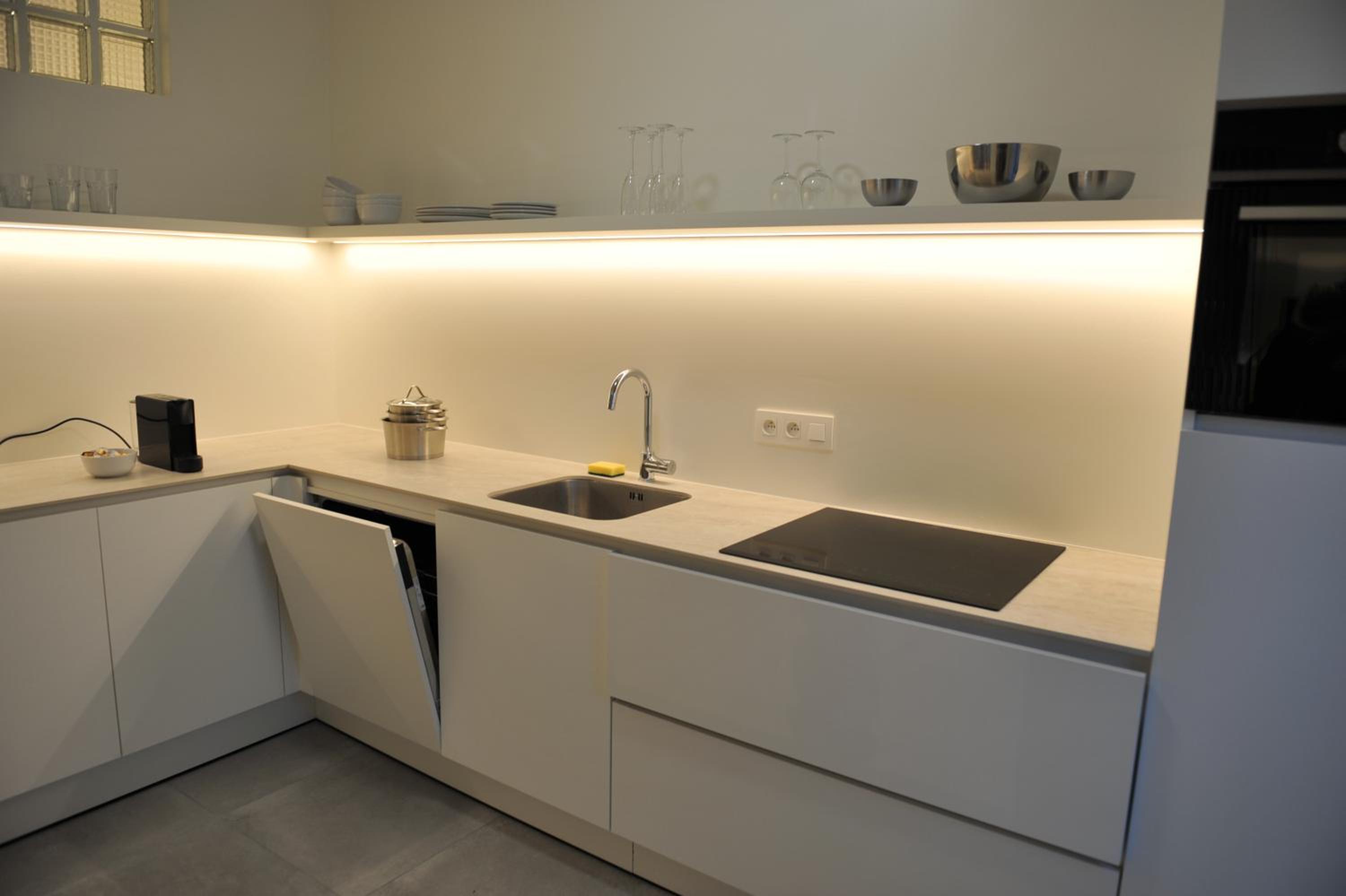 Apartment with Terrace - Photo 8