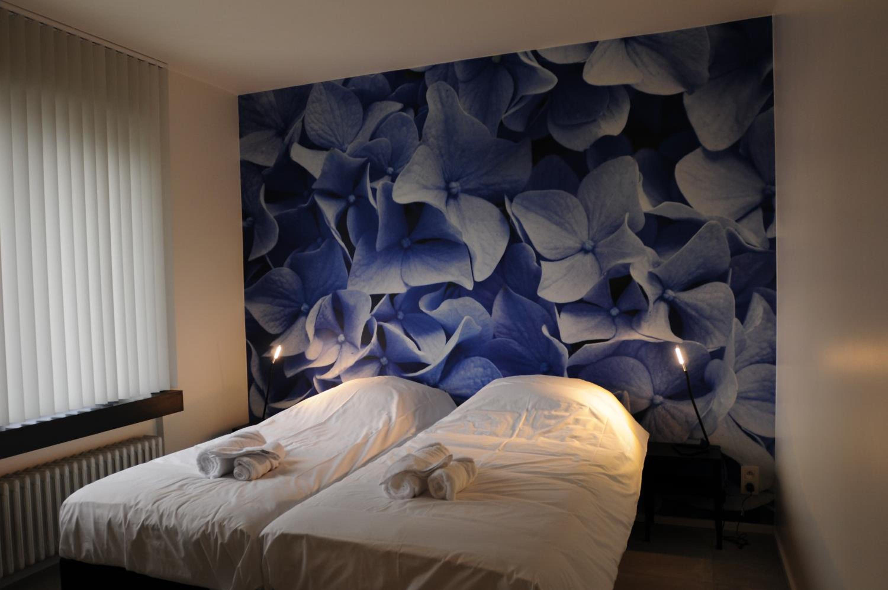 Apartment with Terrace - Photo 2
