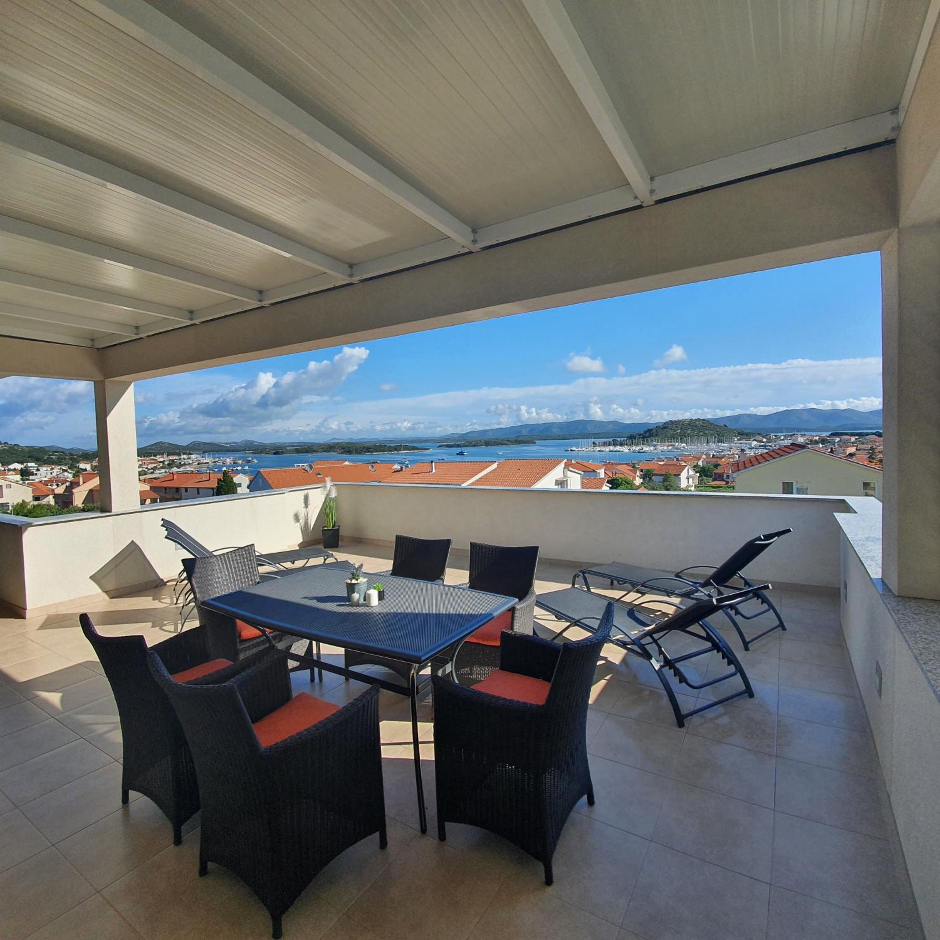 Penthouse Apartment with Two Bedroom with 180 ft² Terrace and Sea View photo 2