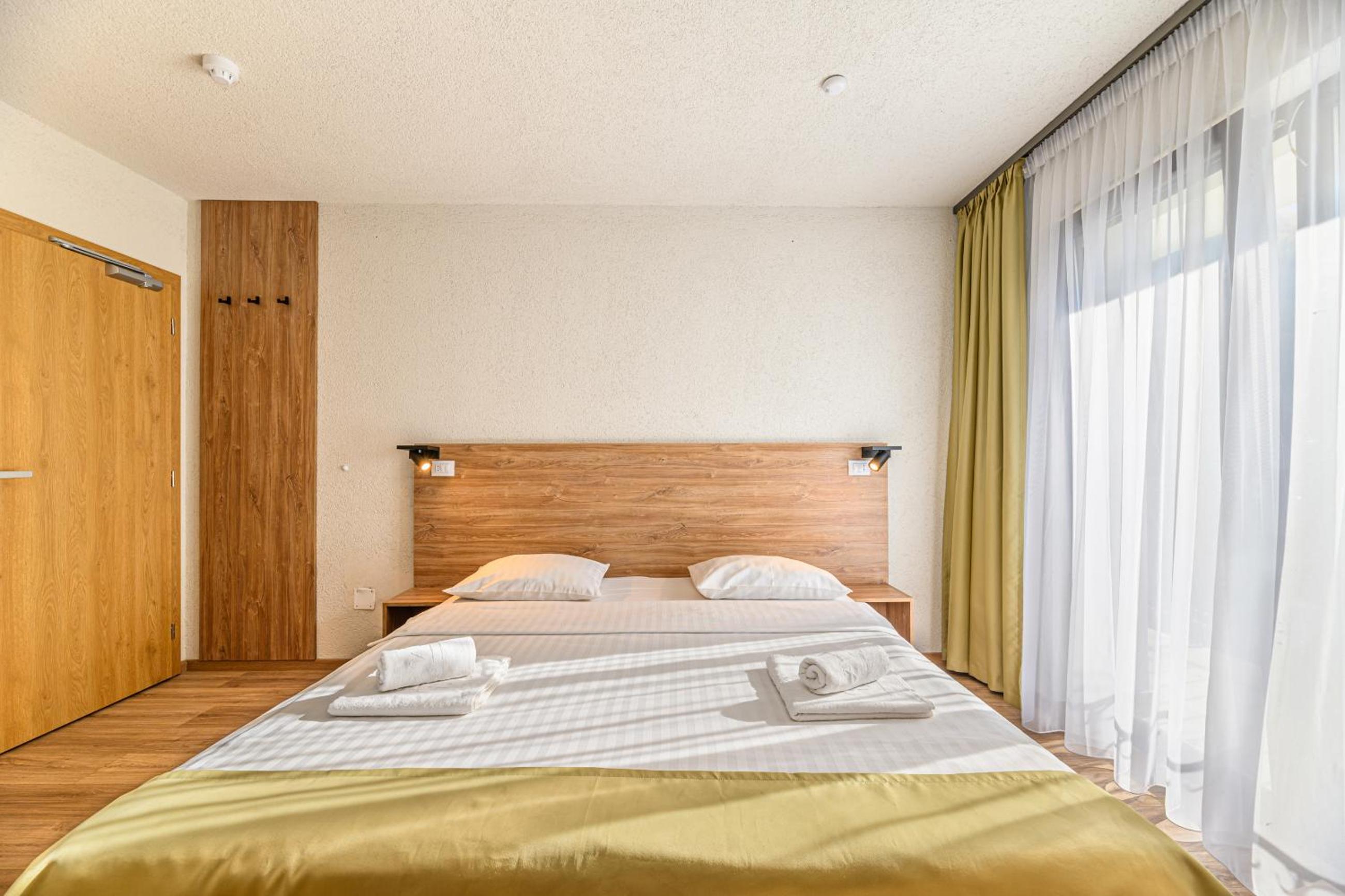 Double or Twin Room with Spa and Pool Access