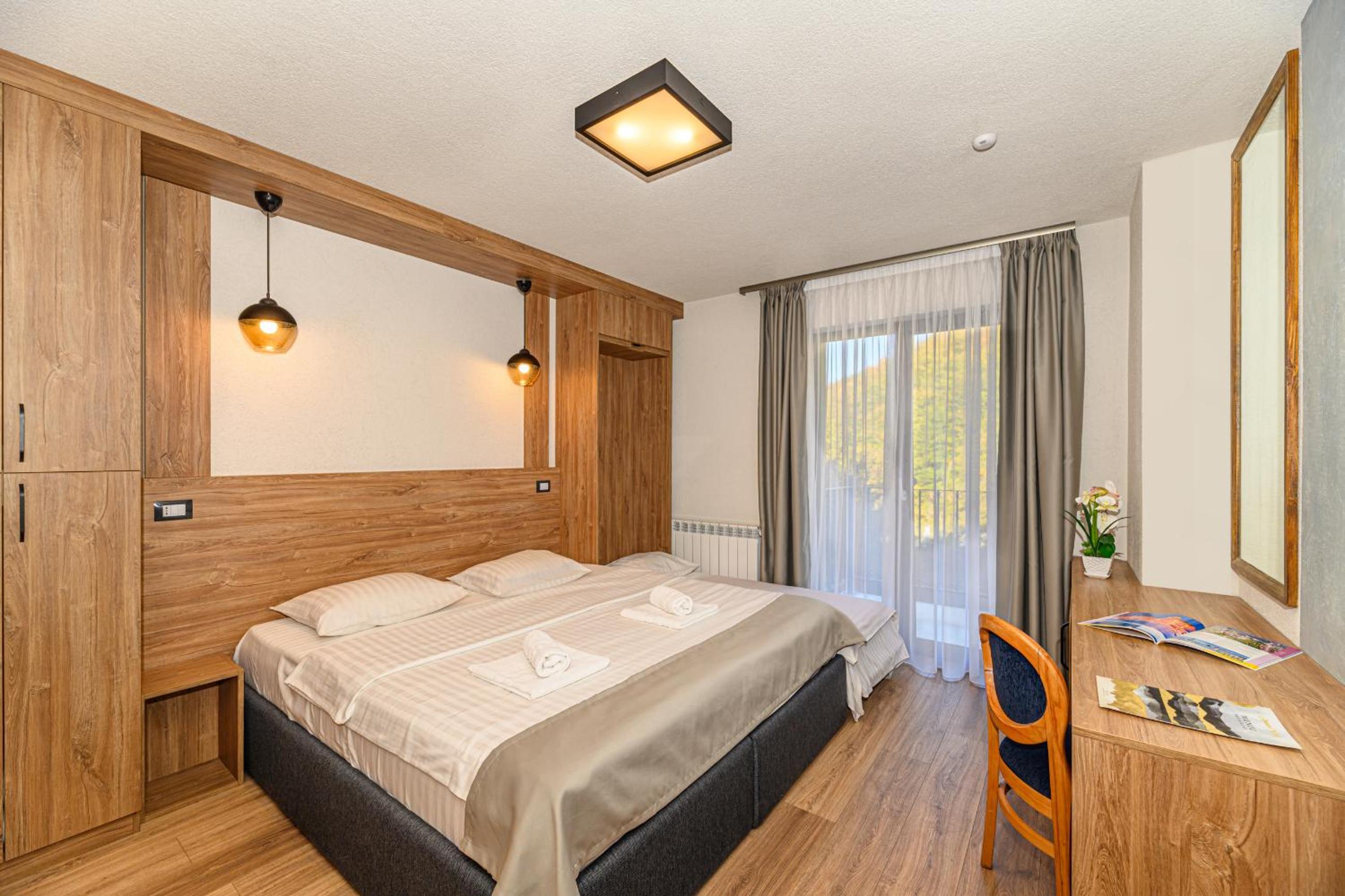 Double or Twin Room with Spa and Pool Access