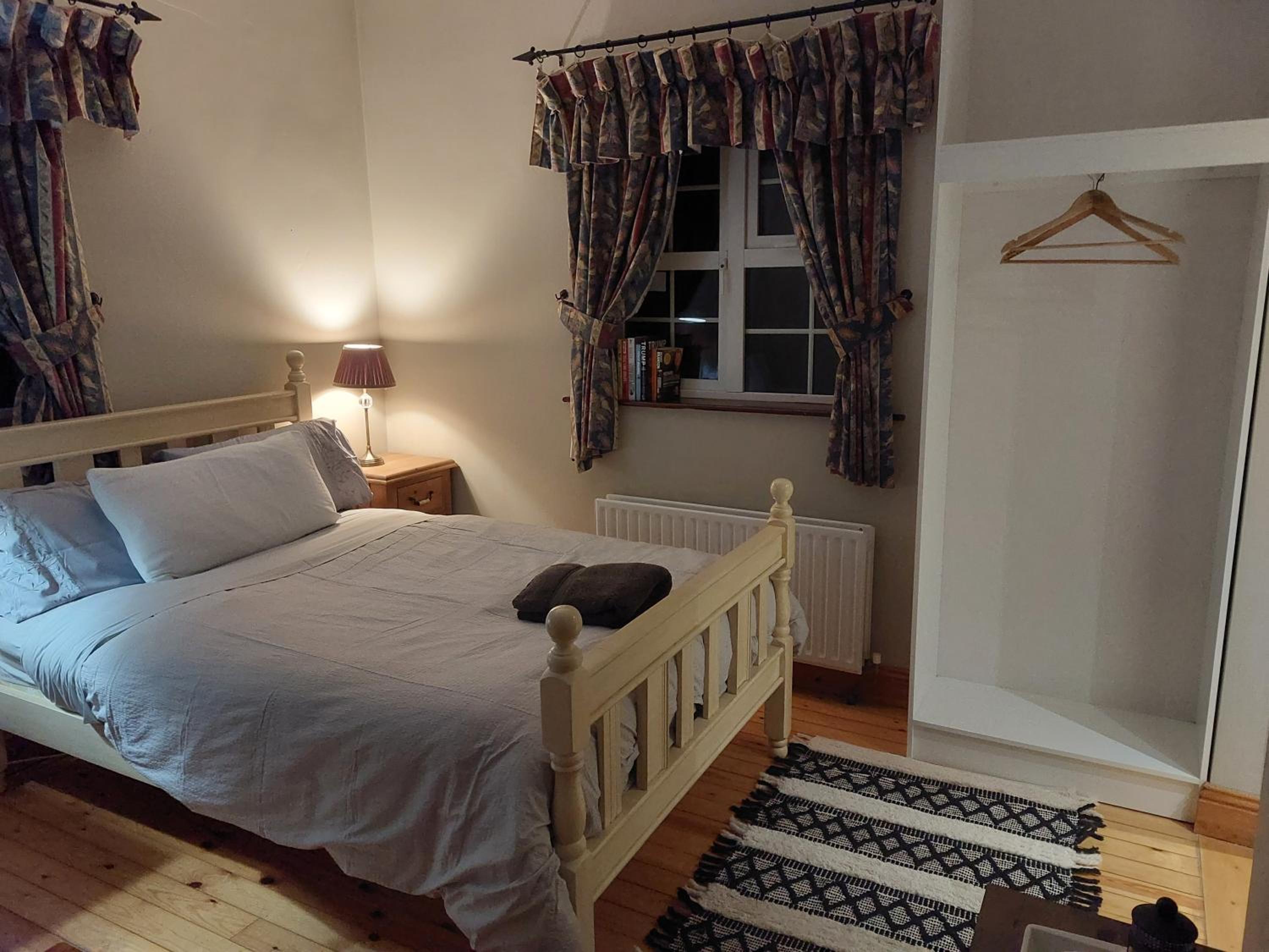 Twin Room with Private Bathroom - Photo 1