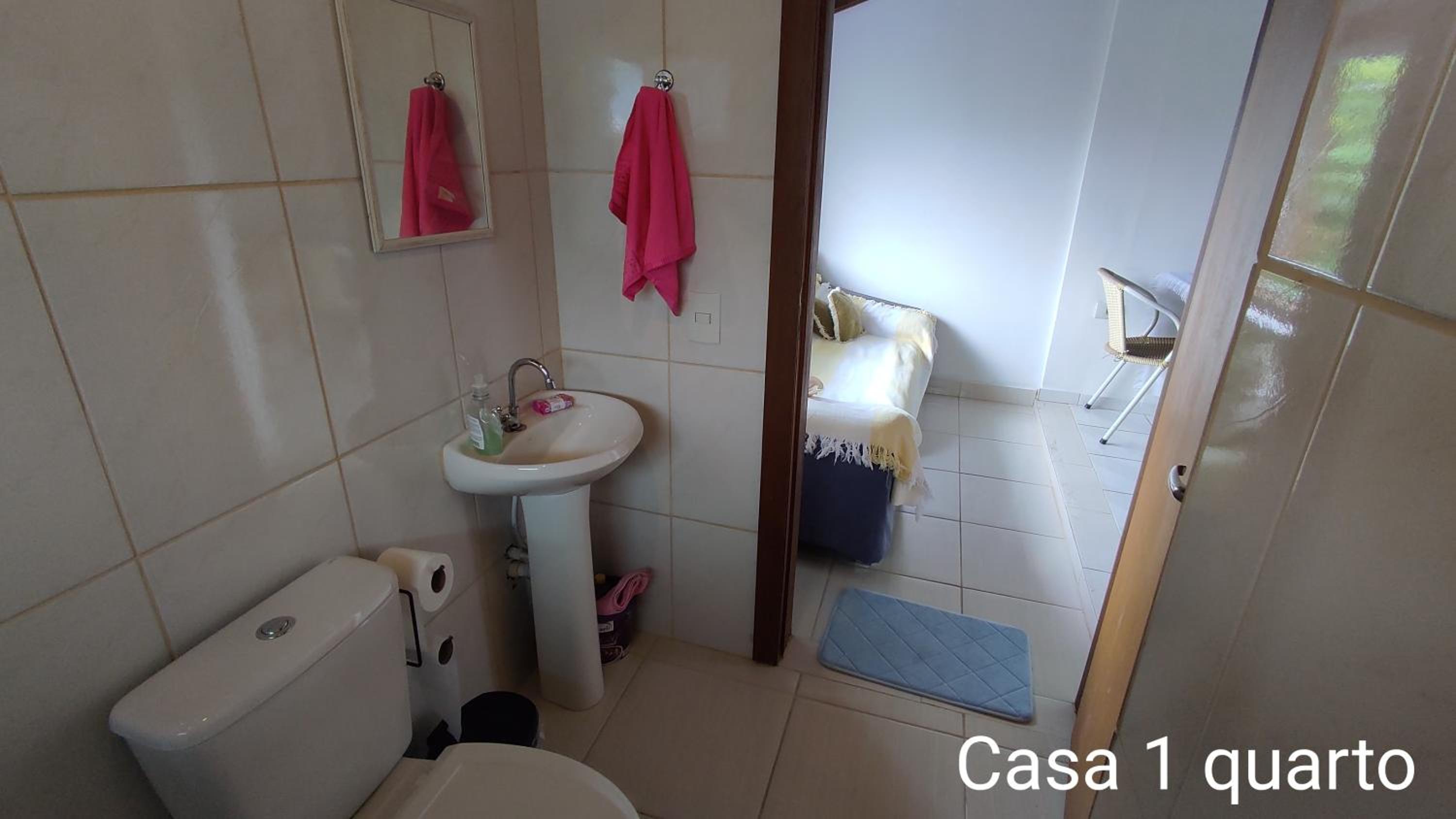One-Bedroom House - Photo 6