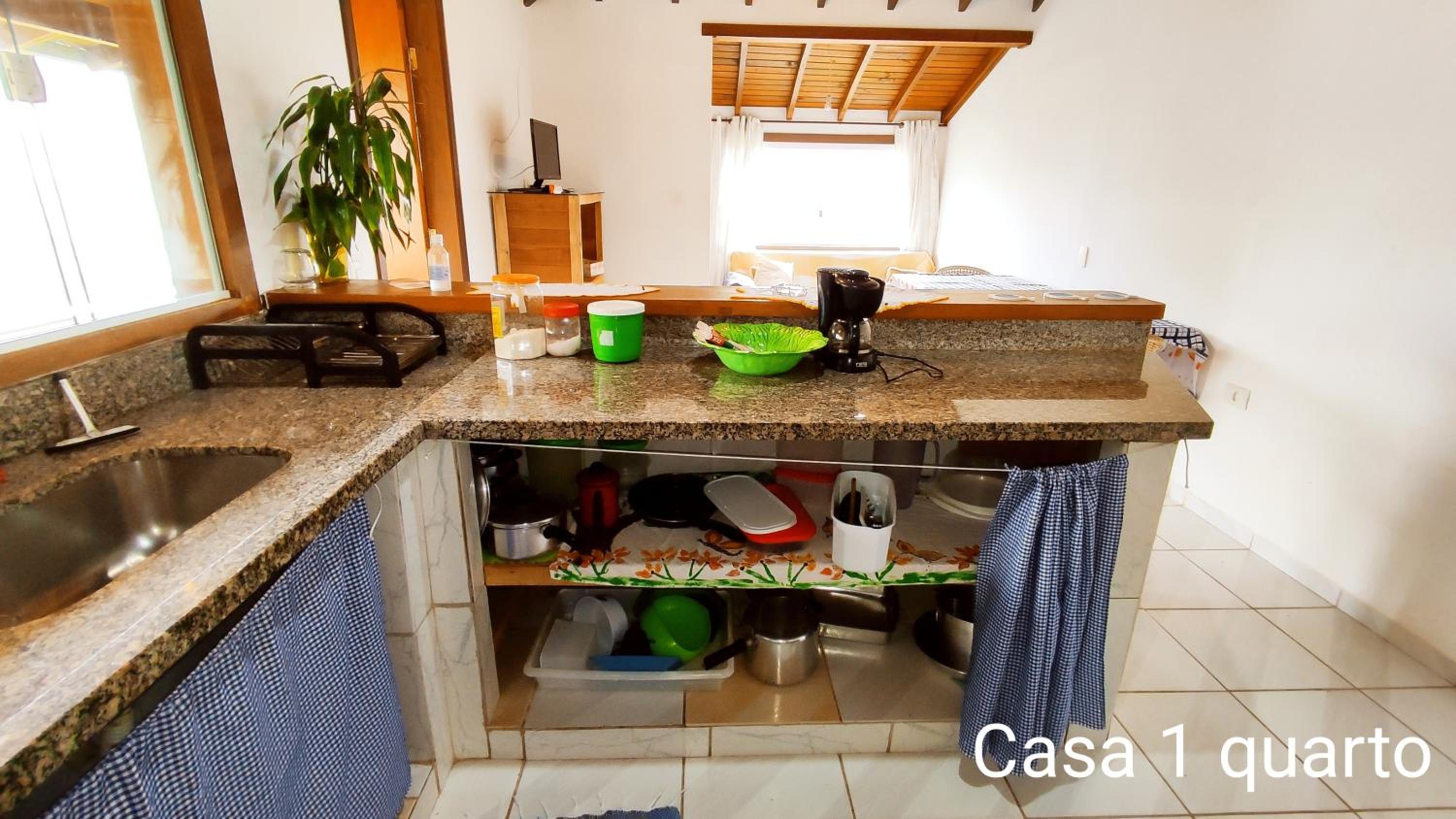 One-Bedroom House - Photo 15