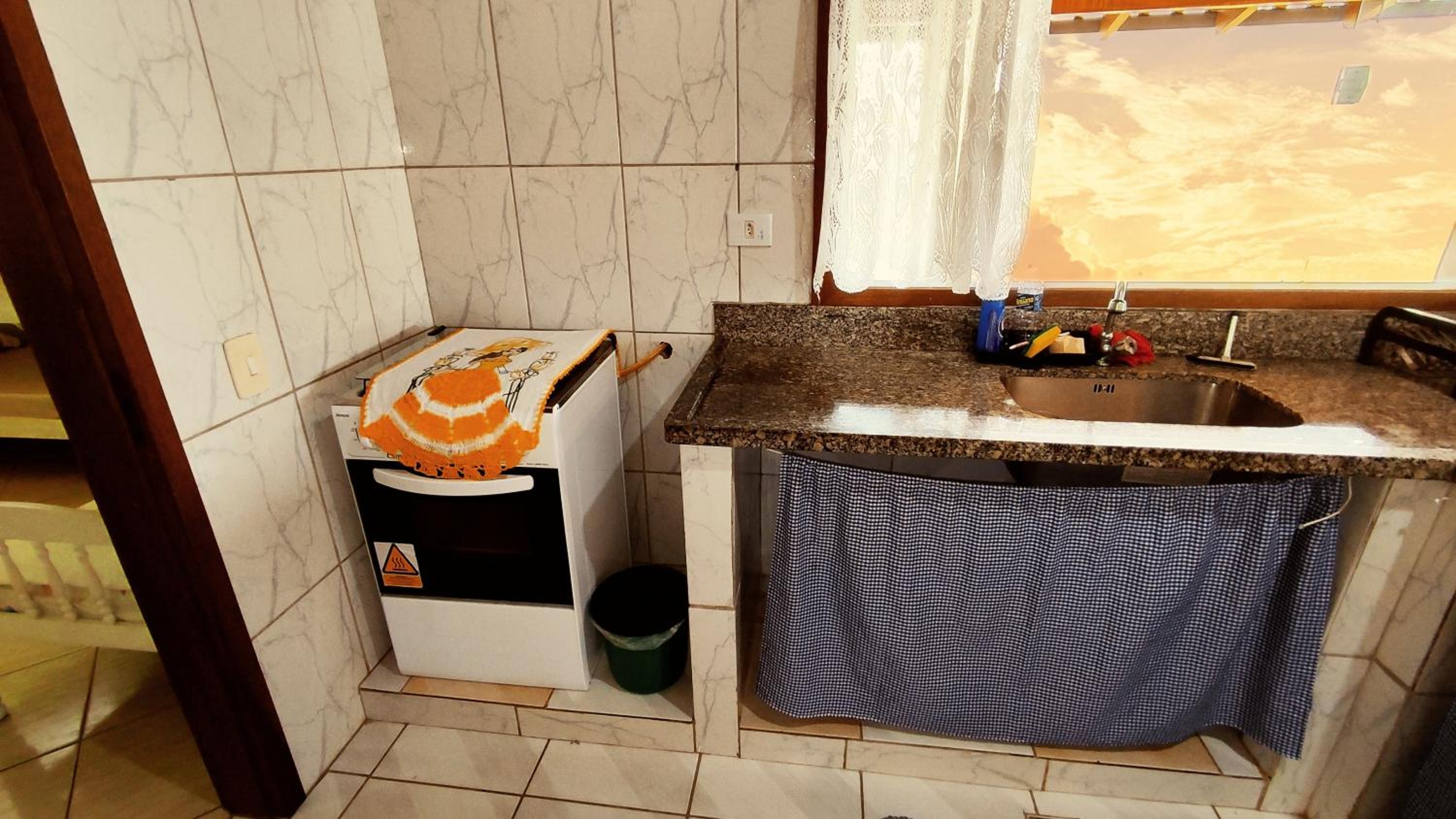 One-Bedroom House - Photo 4