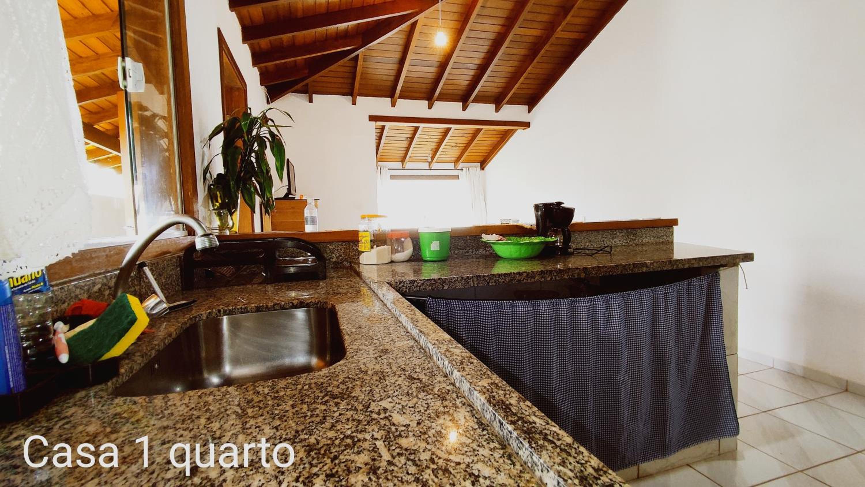 One-Bedroom House - Photo 10