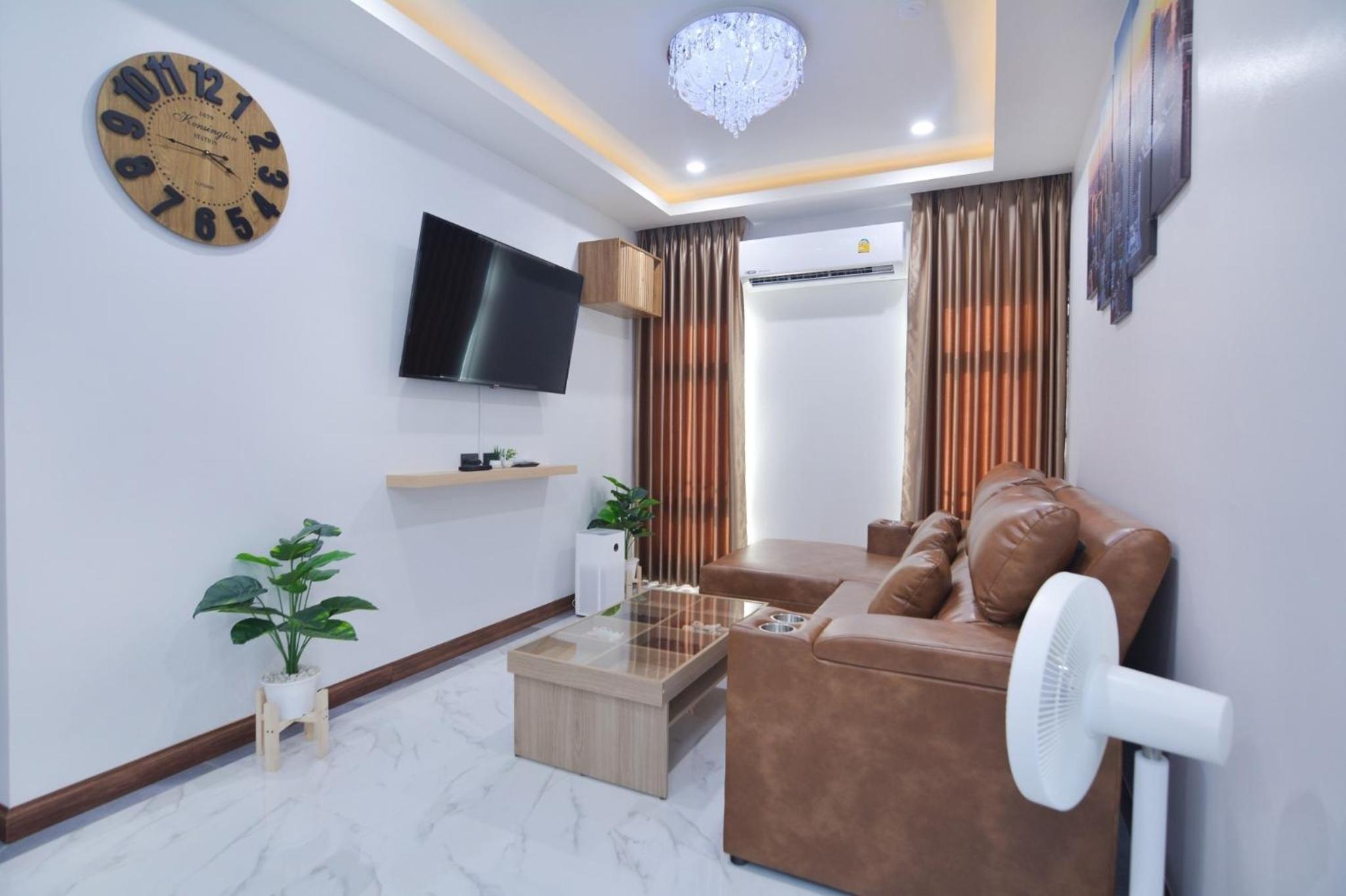 Three-Bedroom Villa - Photo 37