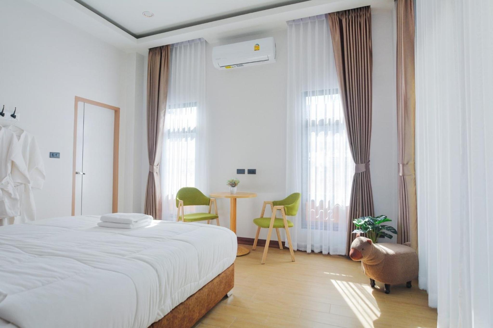 Three-Bedroom Villa - Photo 35