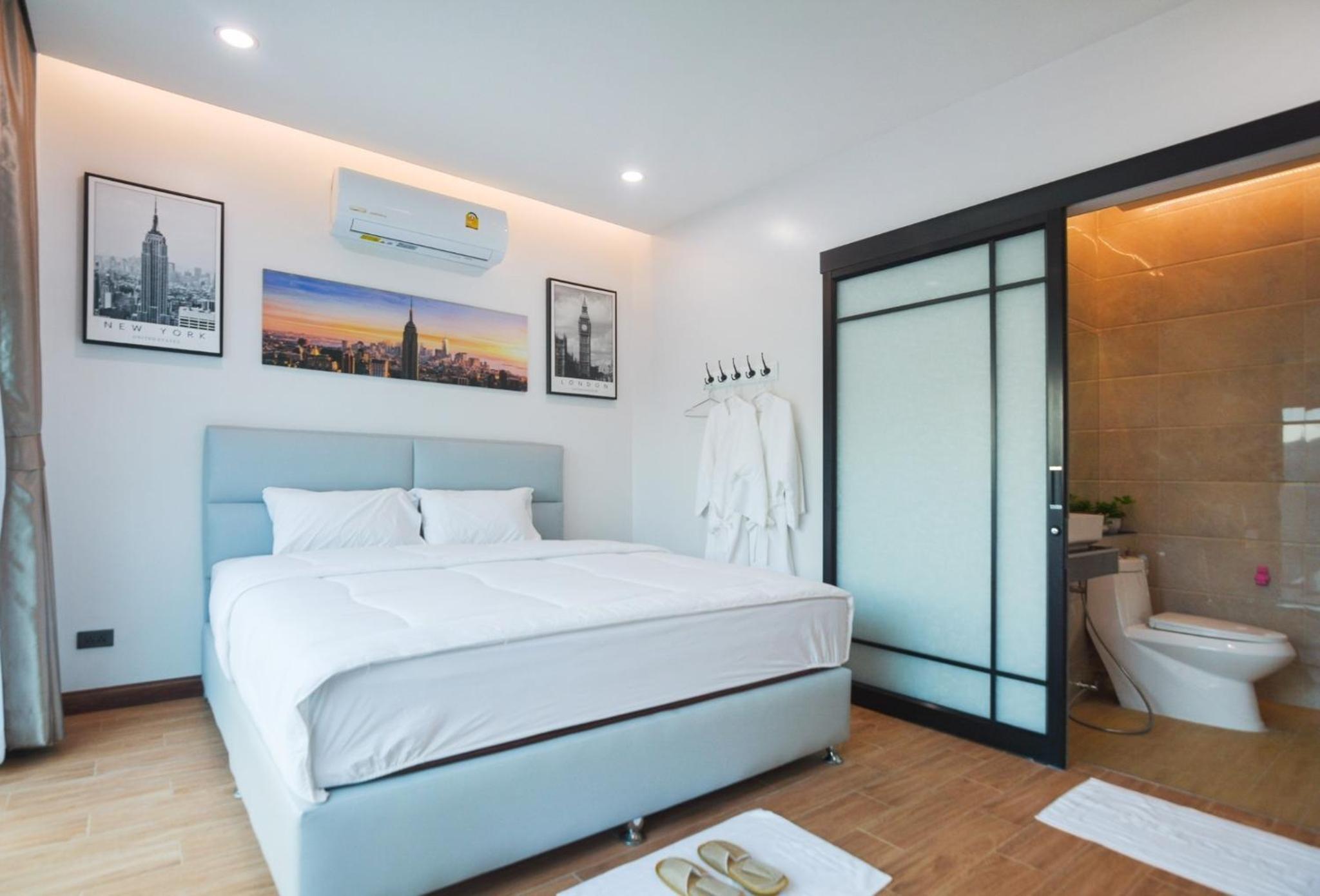 Three-Bedroom Villa - Photo 25