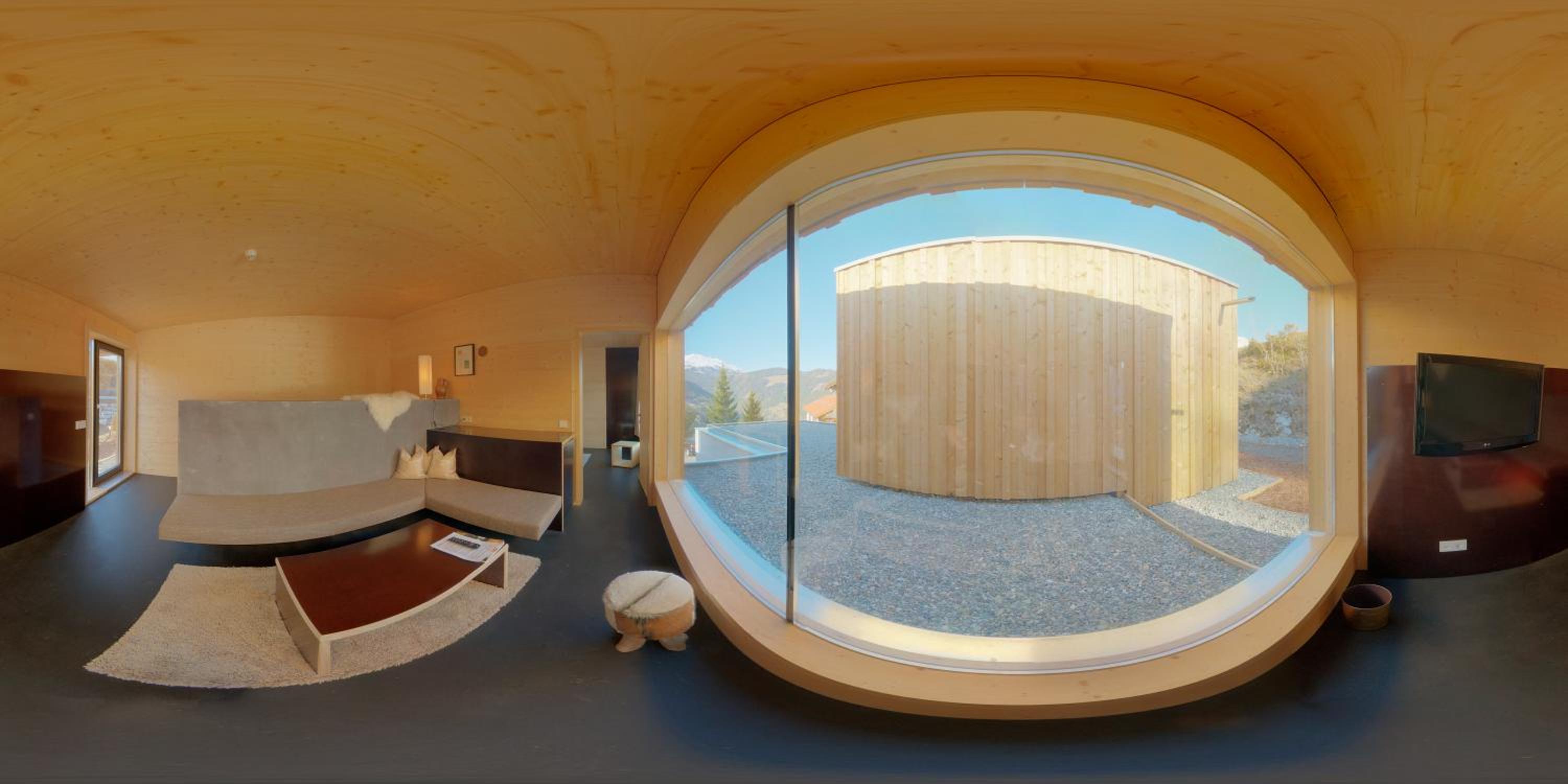 Three-Bedroom Suite - Photo 4