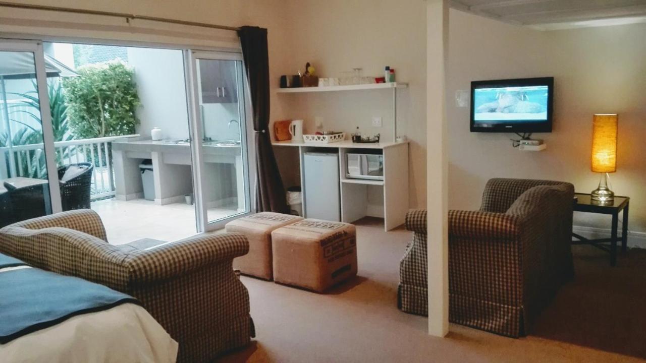 Family Room - Photo 1
