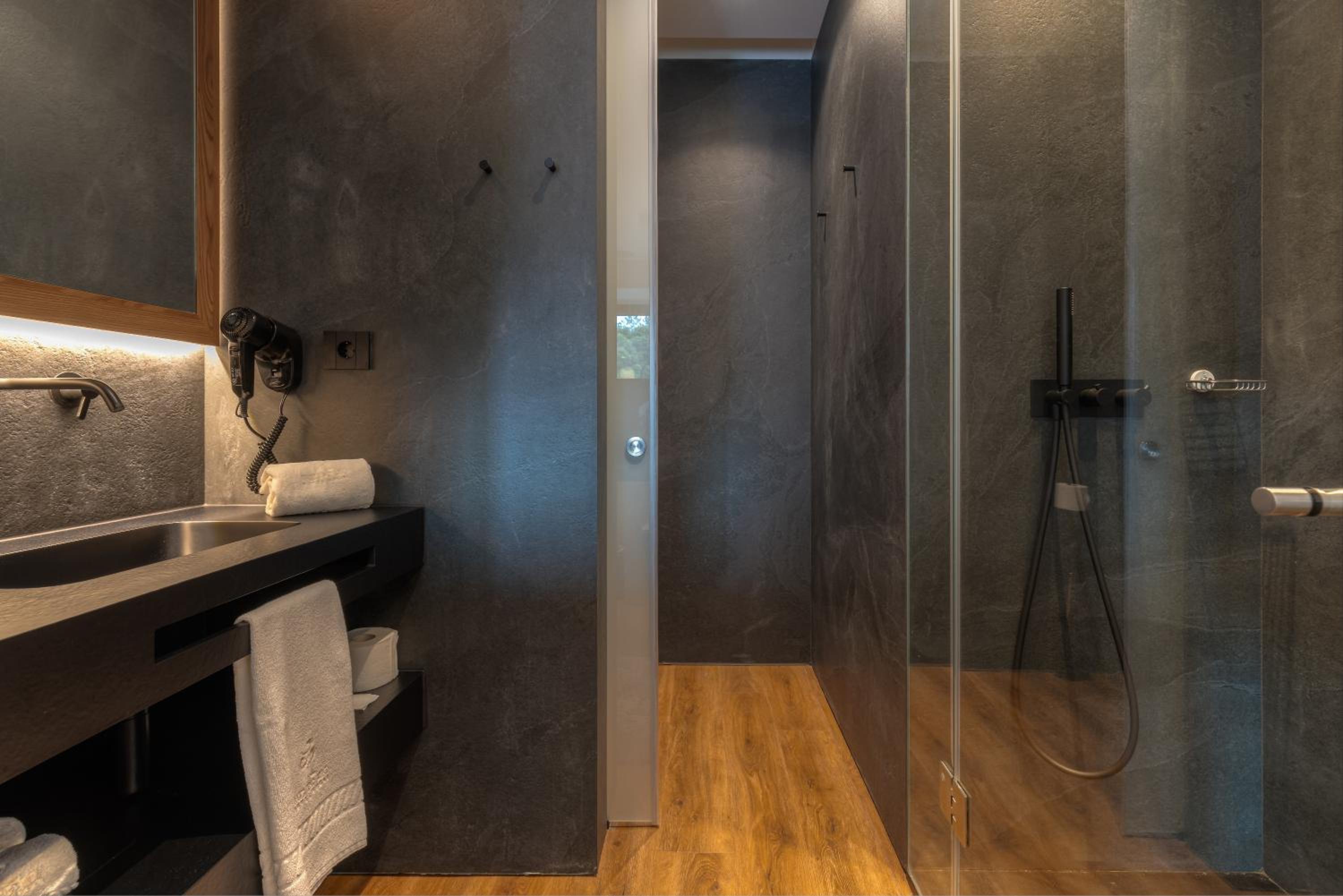 King Room with Spa Bath - Photo 4