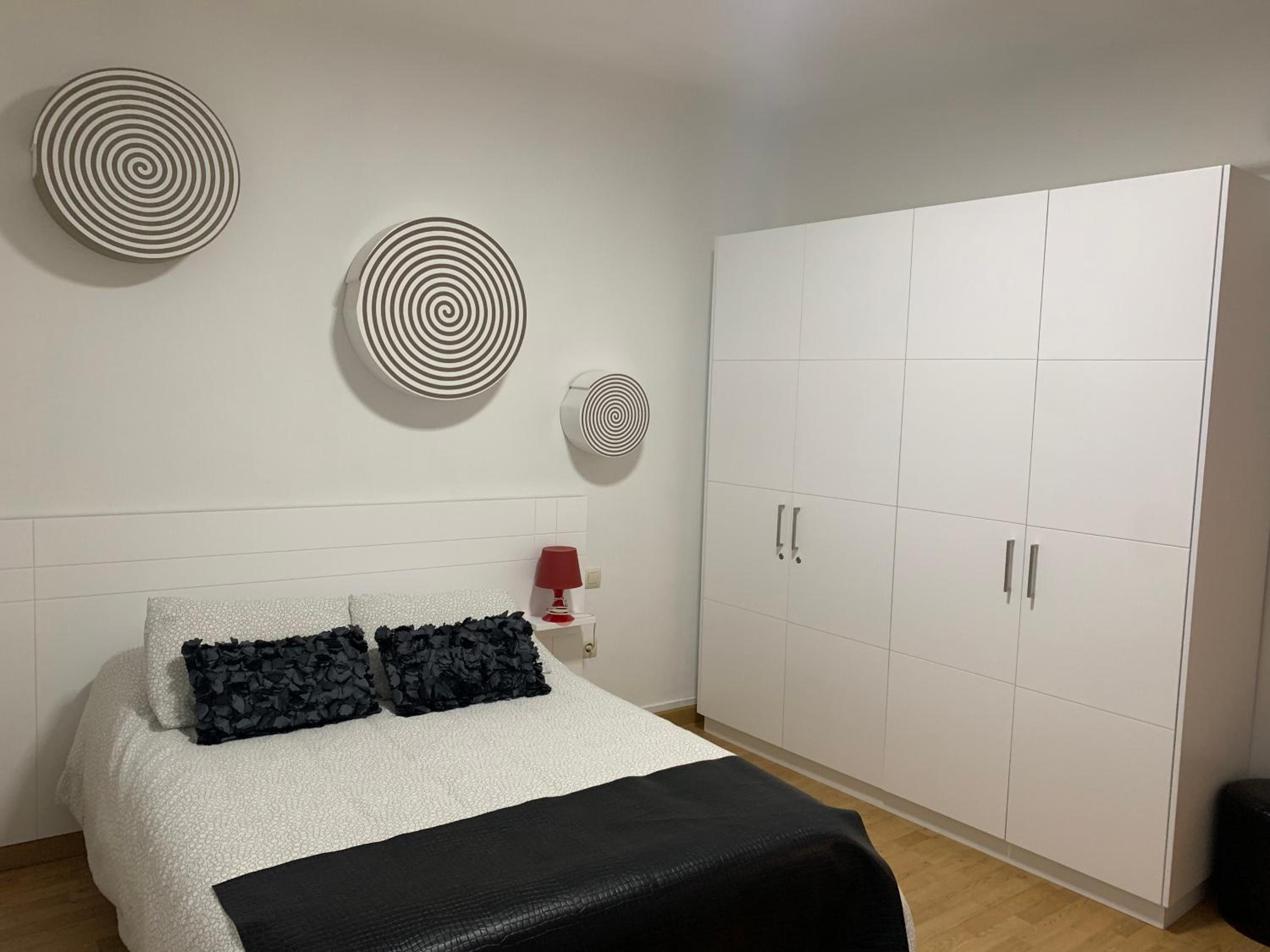 Four-Room Apartment - Photo 16