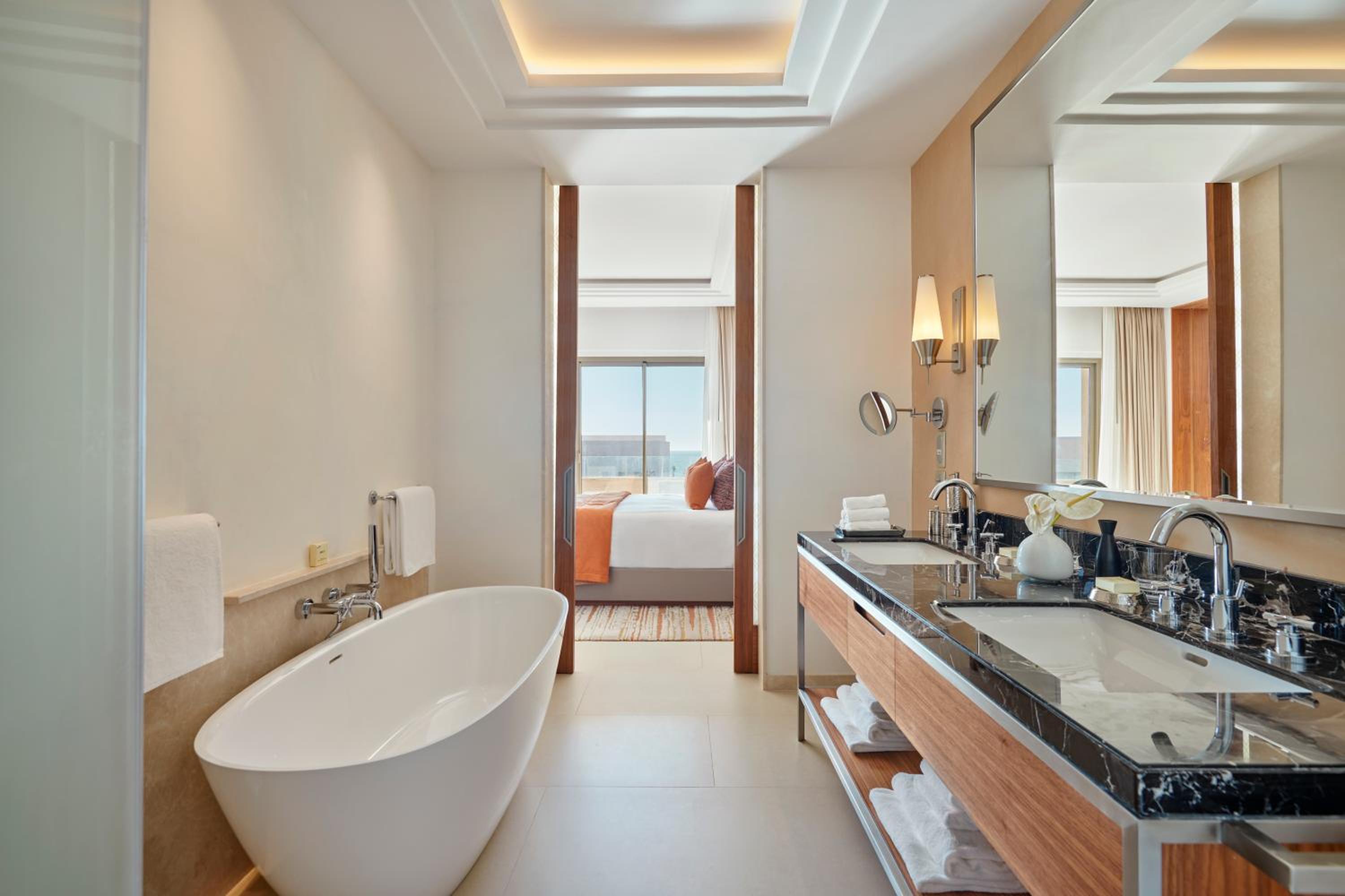 Fairmont Deluxe Queen Room with Two Queen Beds - Photo 4