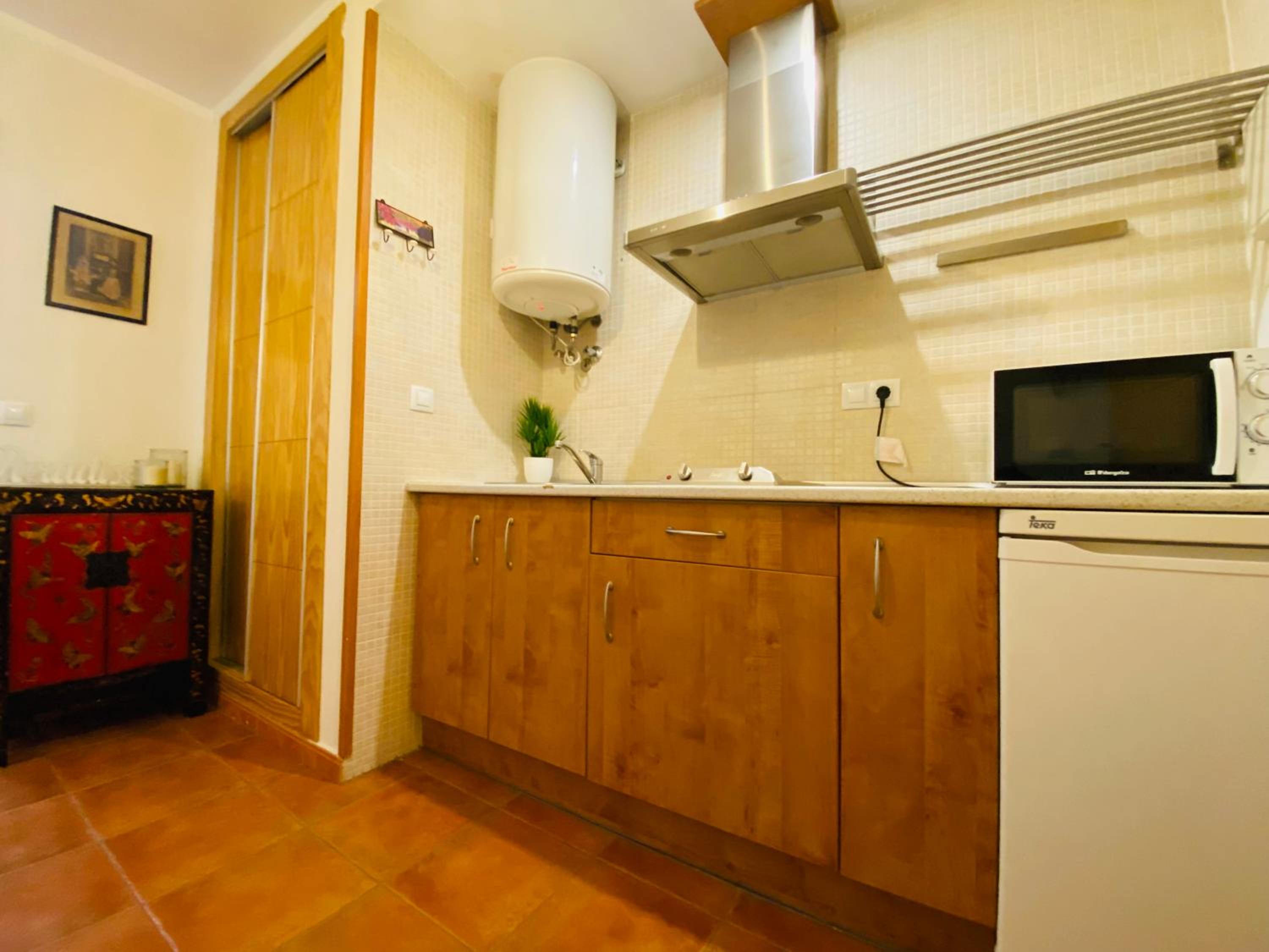 One-Bedroom Apartment - Photo 37