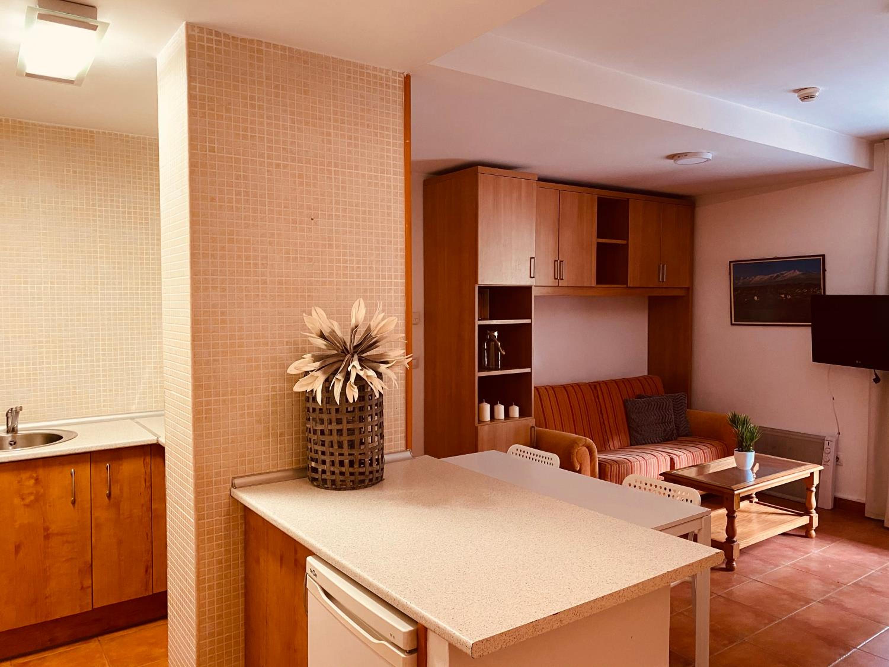 One-Bedroom Apartment - Photo 28