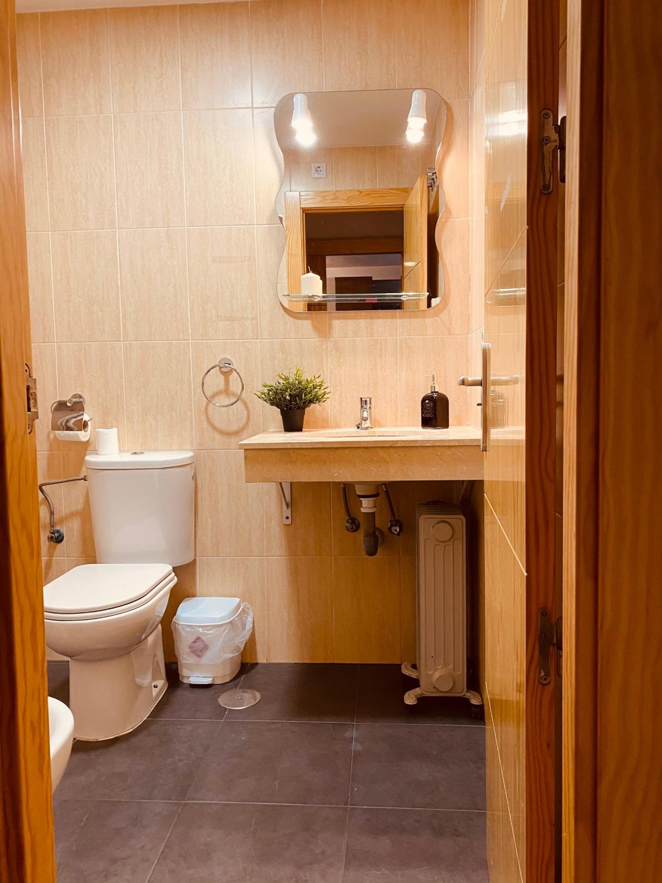 One-Bedroom Apartment - Photo 25
