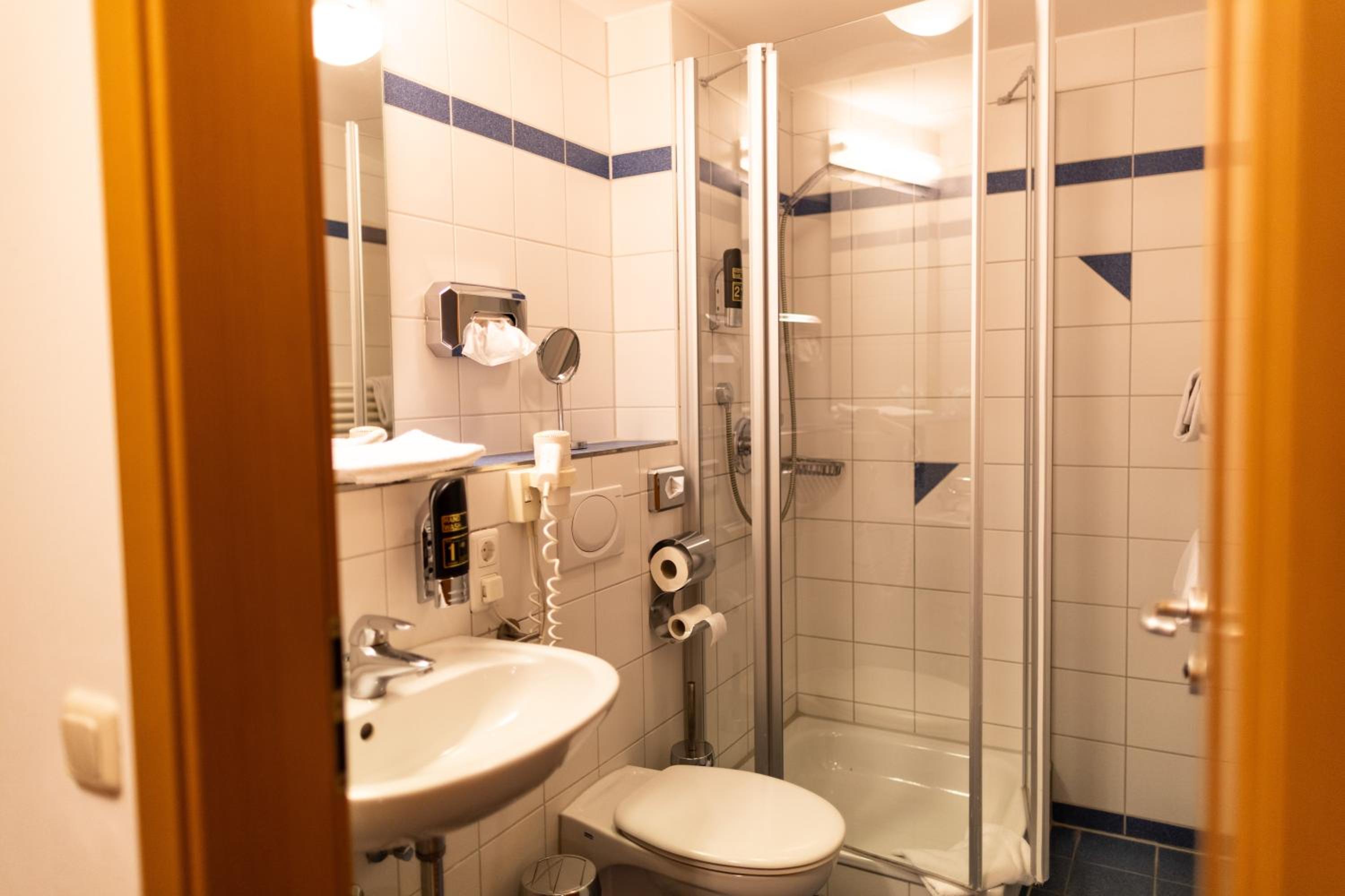 Double Room - Photo 7