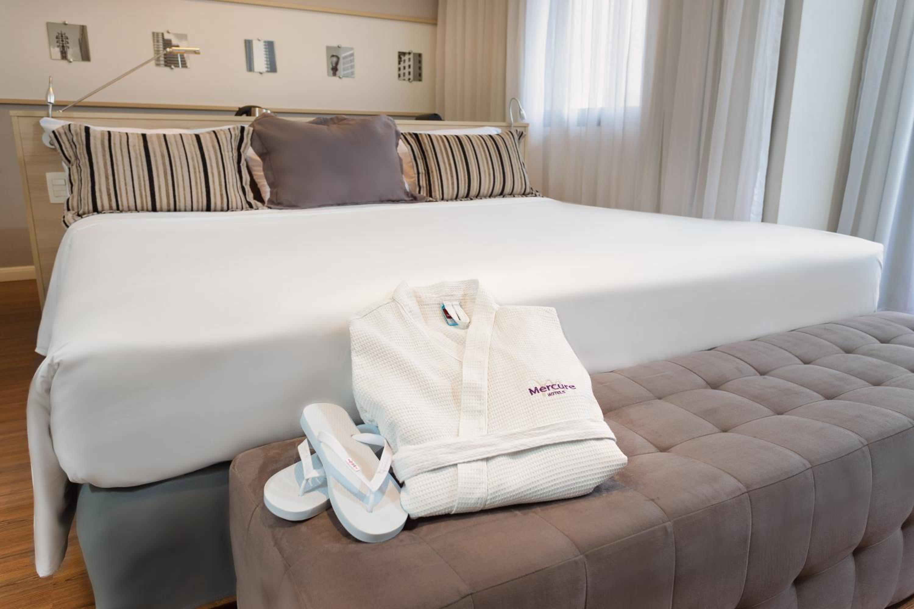 Privilege Room with King Size Bed - Photo 5