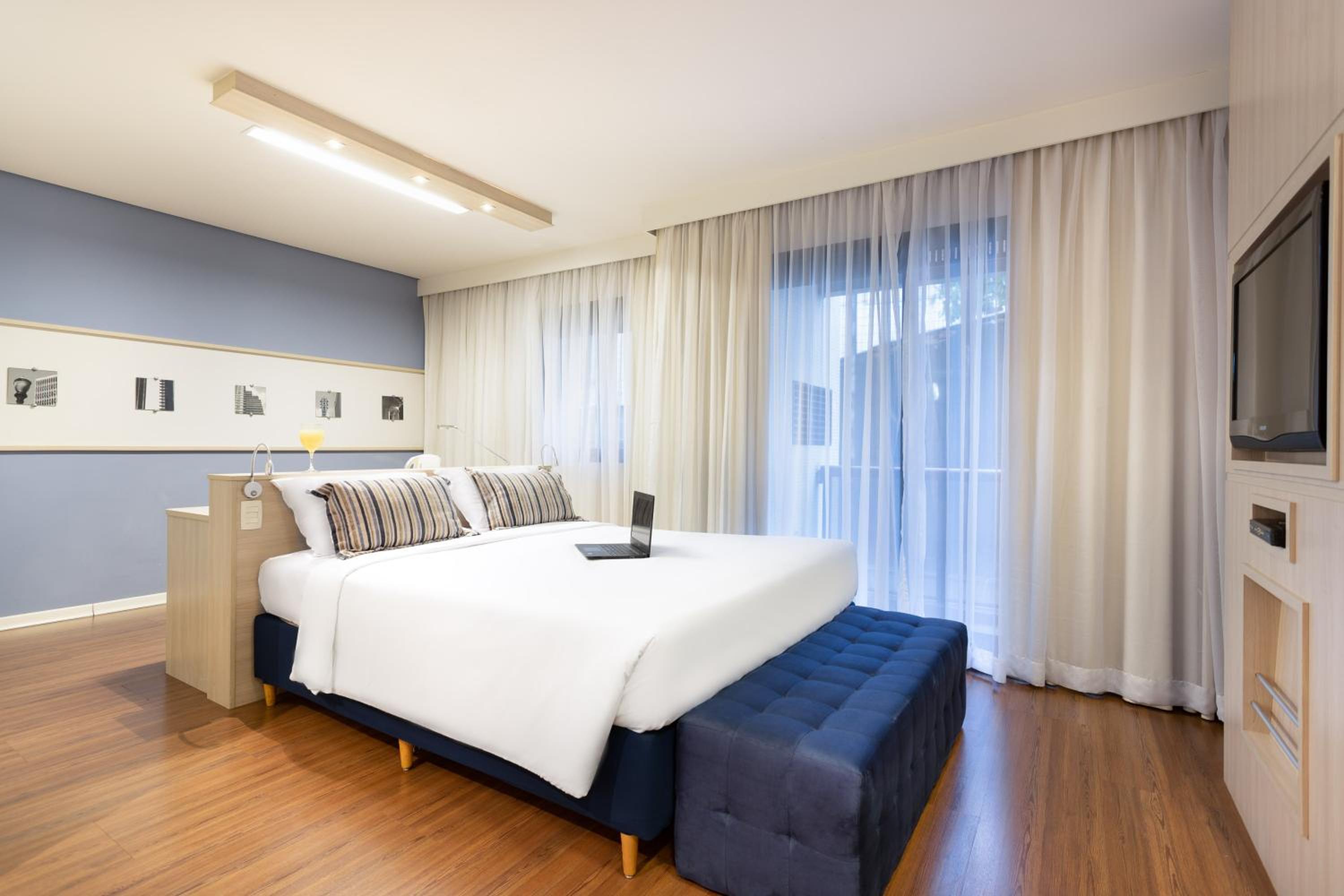 Adapted Superior Queen Room  - Photo 6