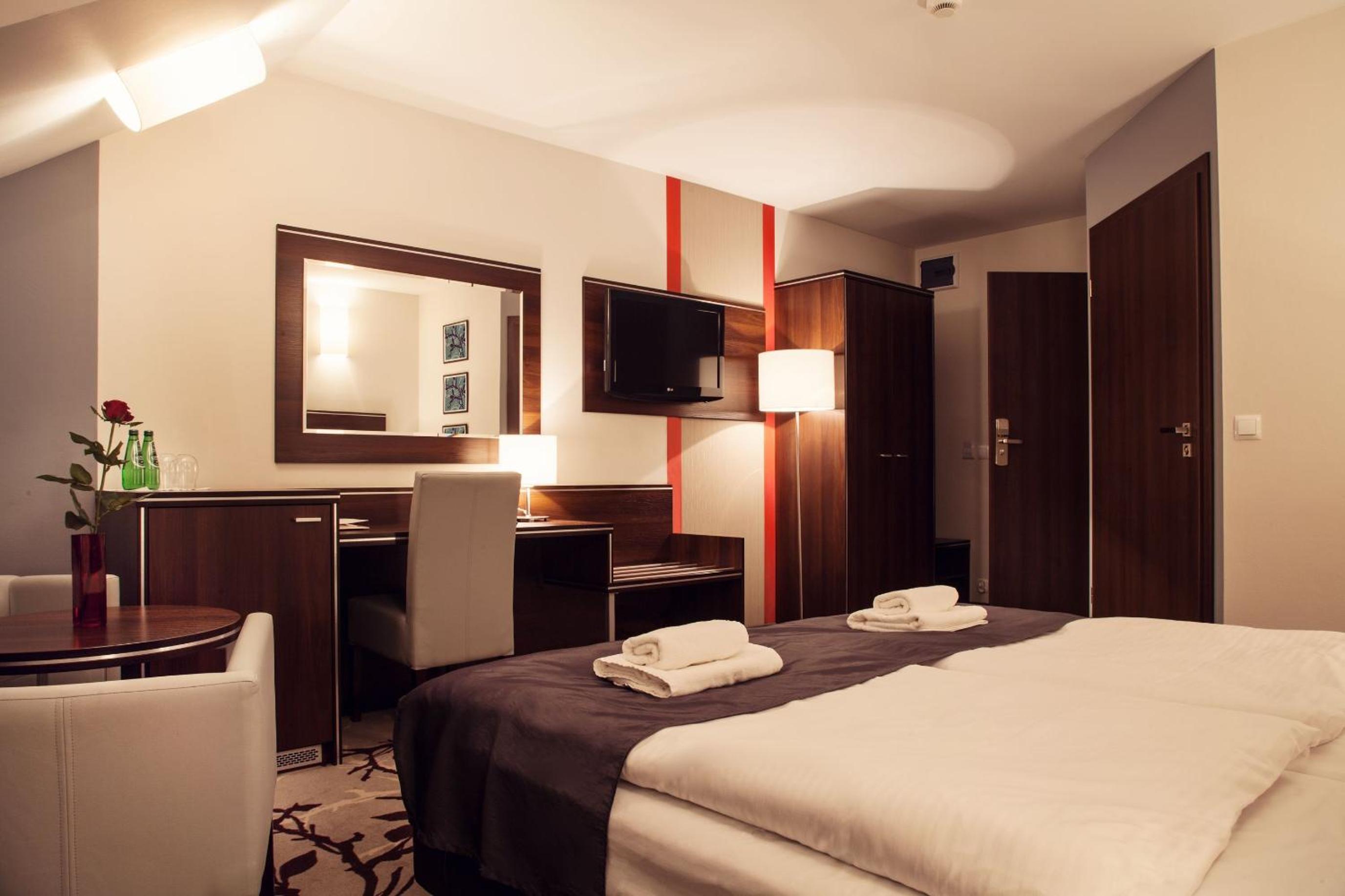 Double or Twin Room - Photo 2