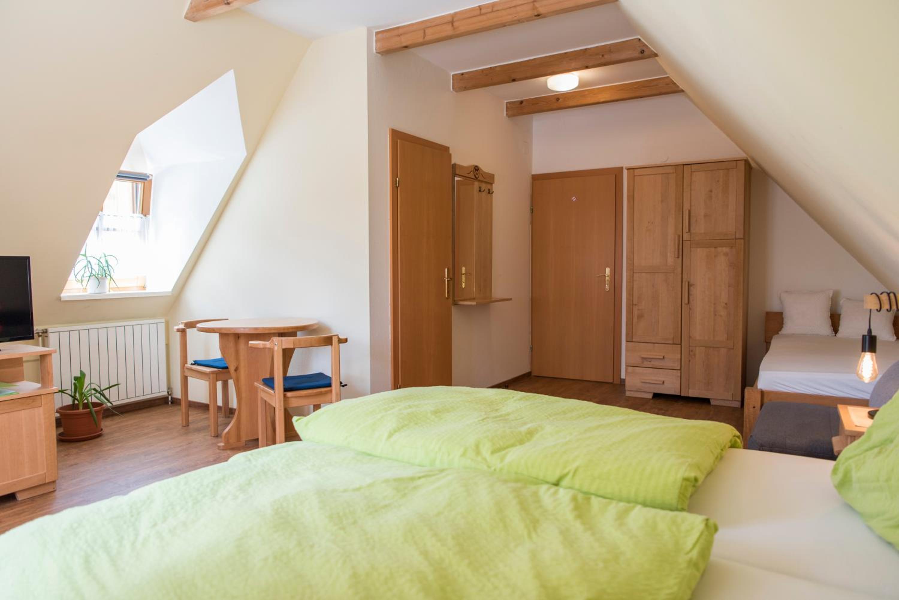 Standard Triple Room photo 3