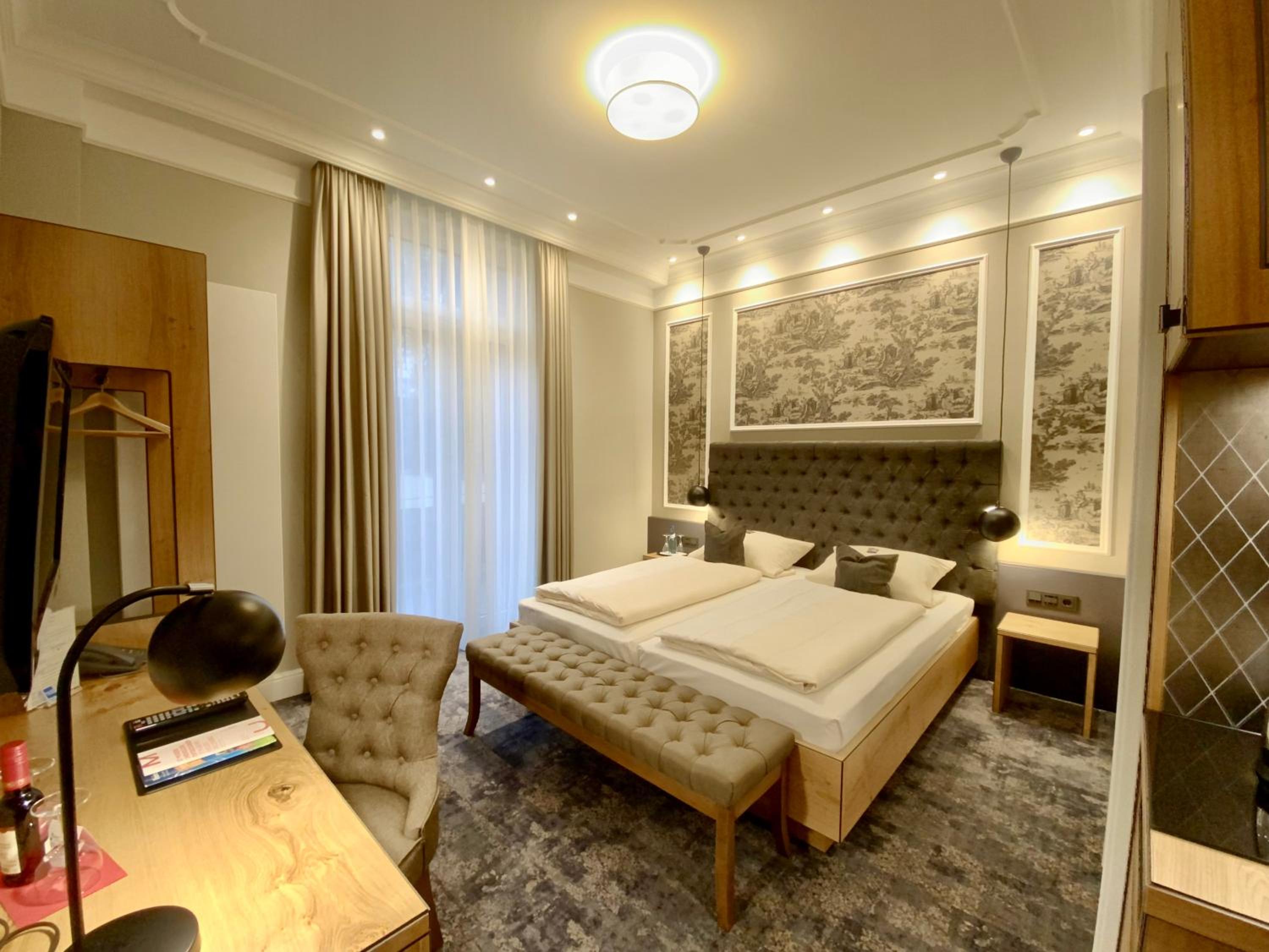 Deluxe Double Room - Photo 1