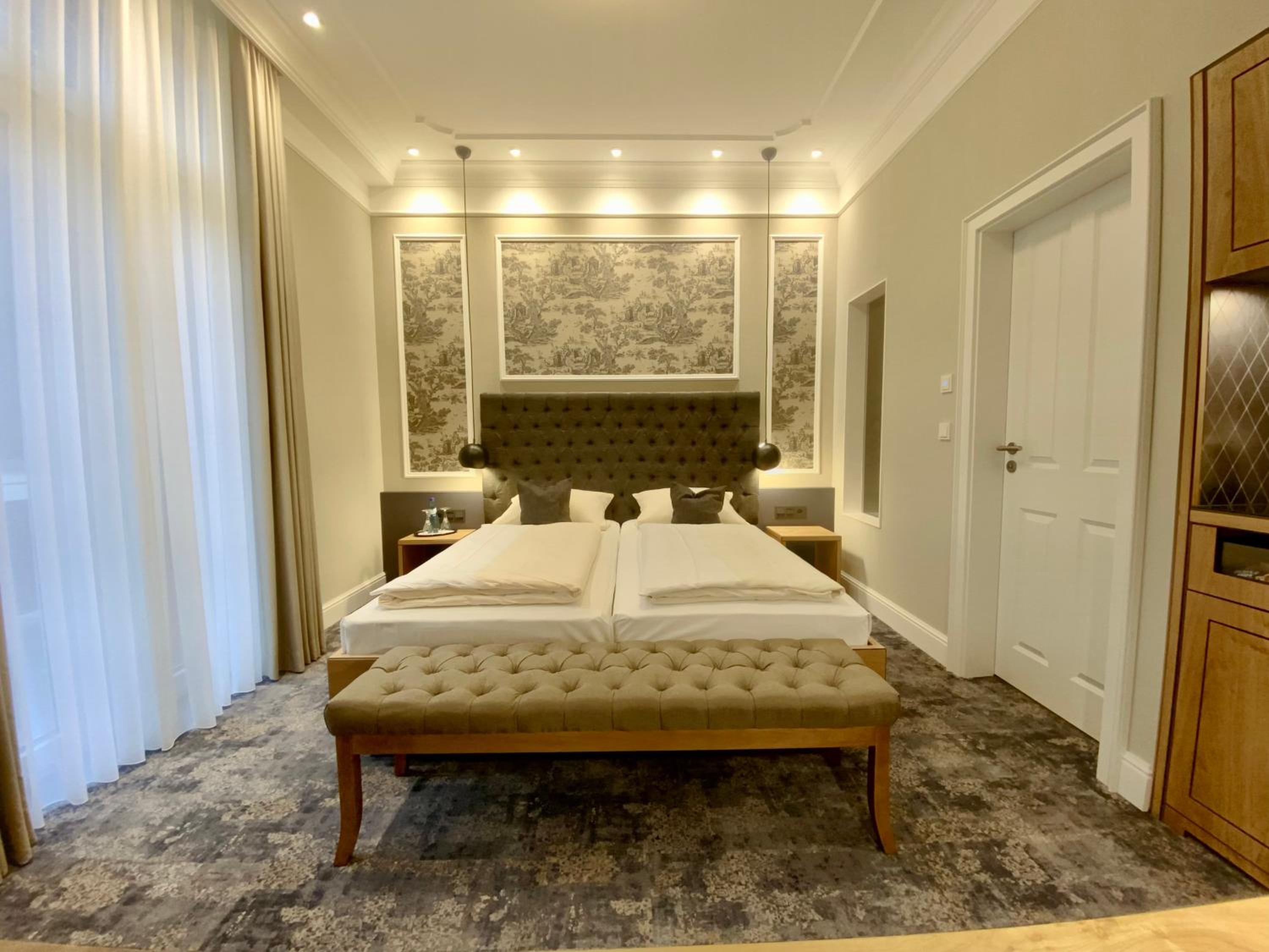 Deluxe Double Room - Photo 18