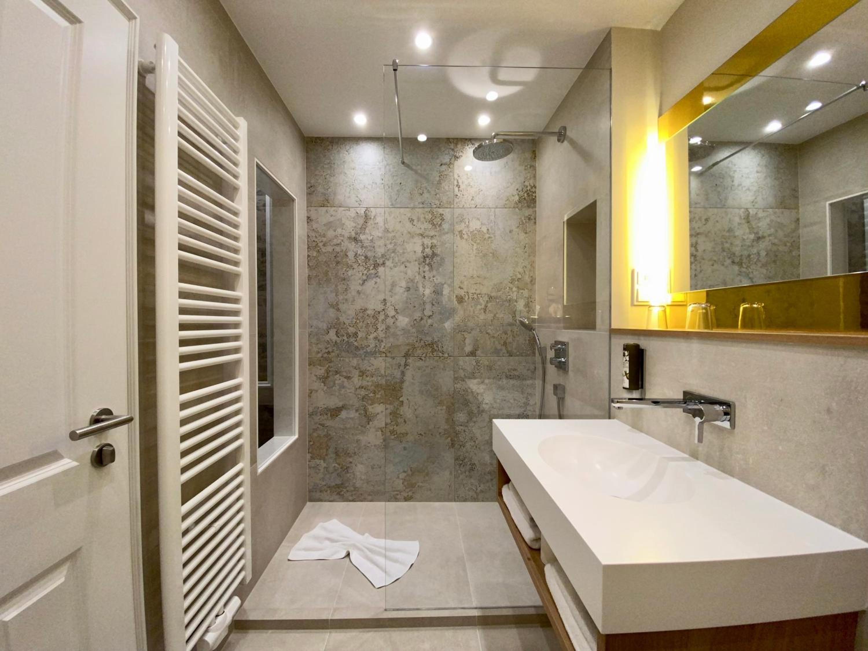 Deluxe Double Room - Photo 6