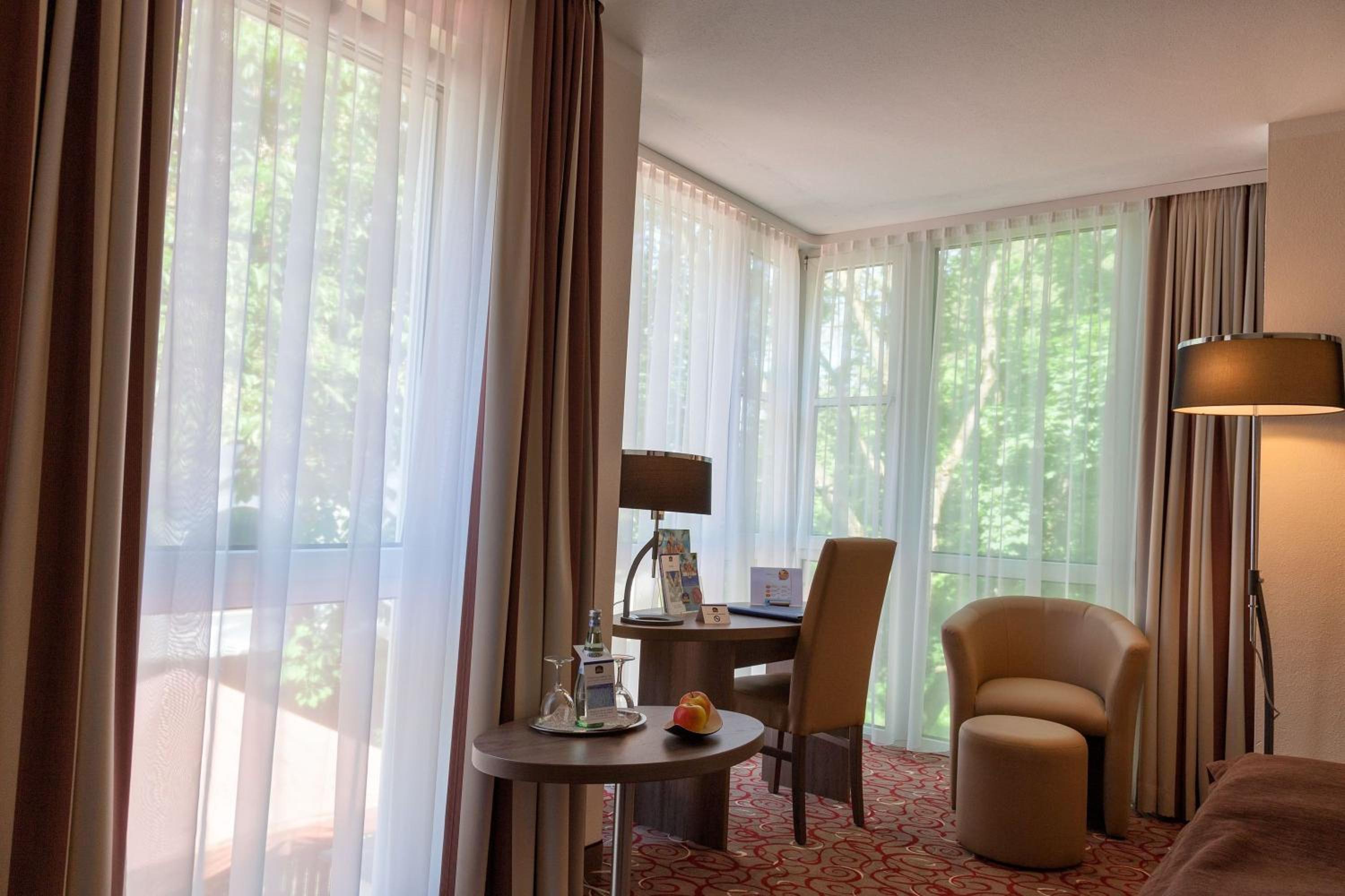 Superior King Room with Balcony photo 2