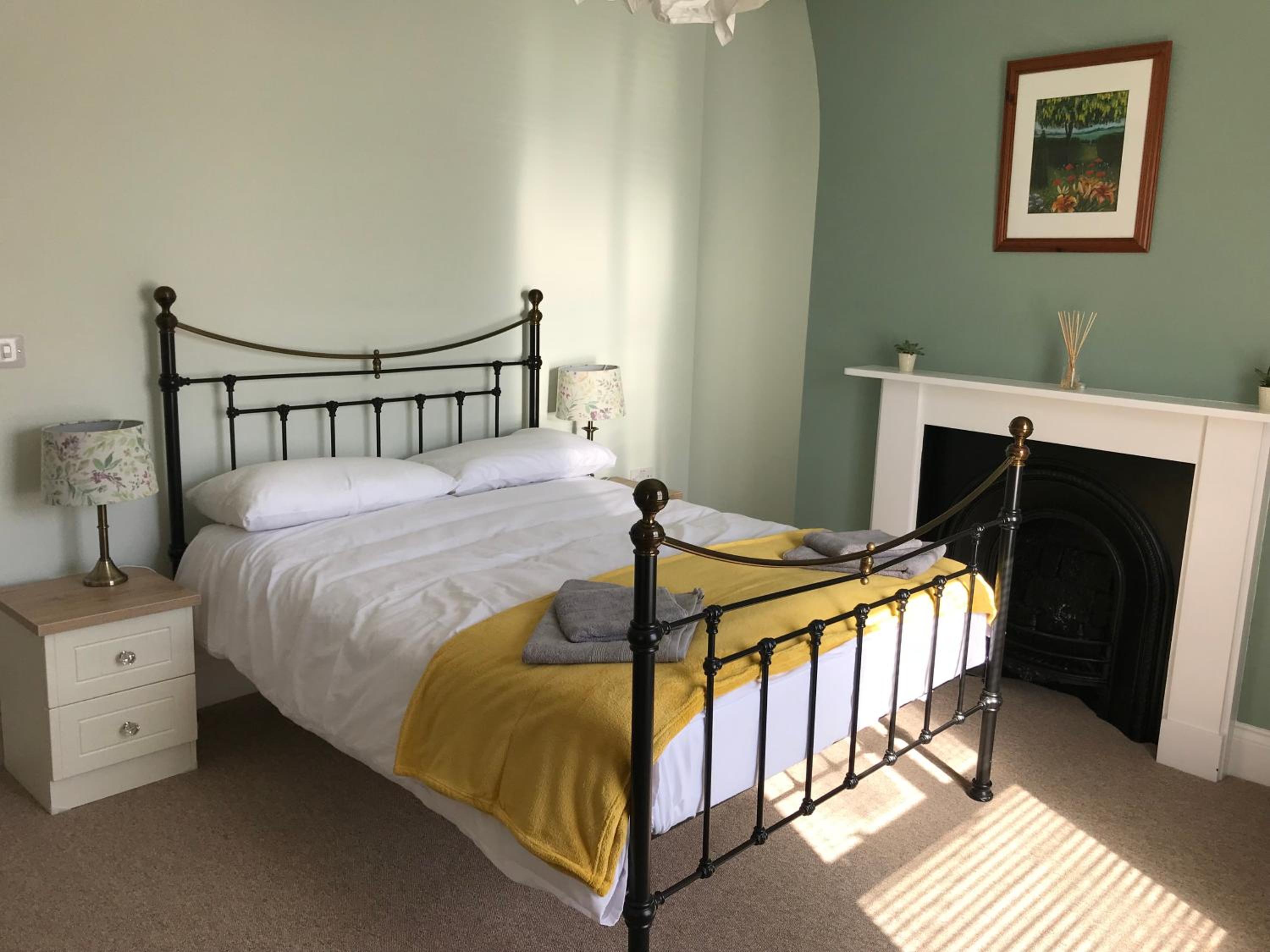 Two-Bedroom House - Photo 19